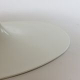 Table basse tulipe ovale blanche des années 1960 par Maurice Burke pour Arkana Uk