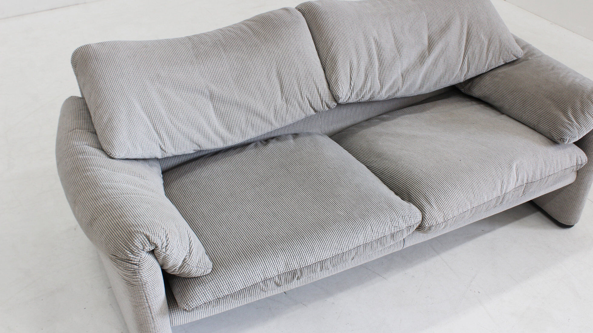 Vintage Cassina Maralunga 2 seater sofa Vico Magistretti