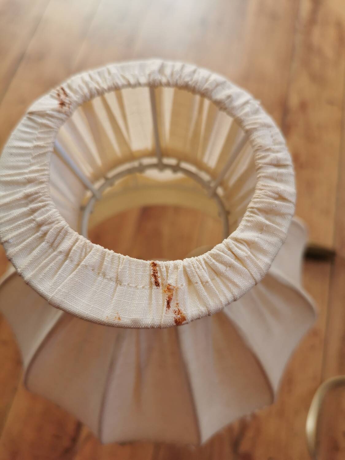 Porcelain table lamp