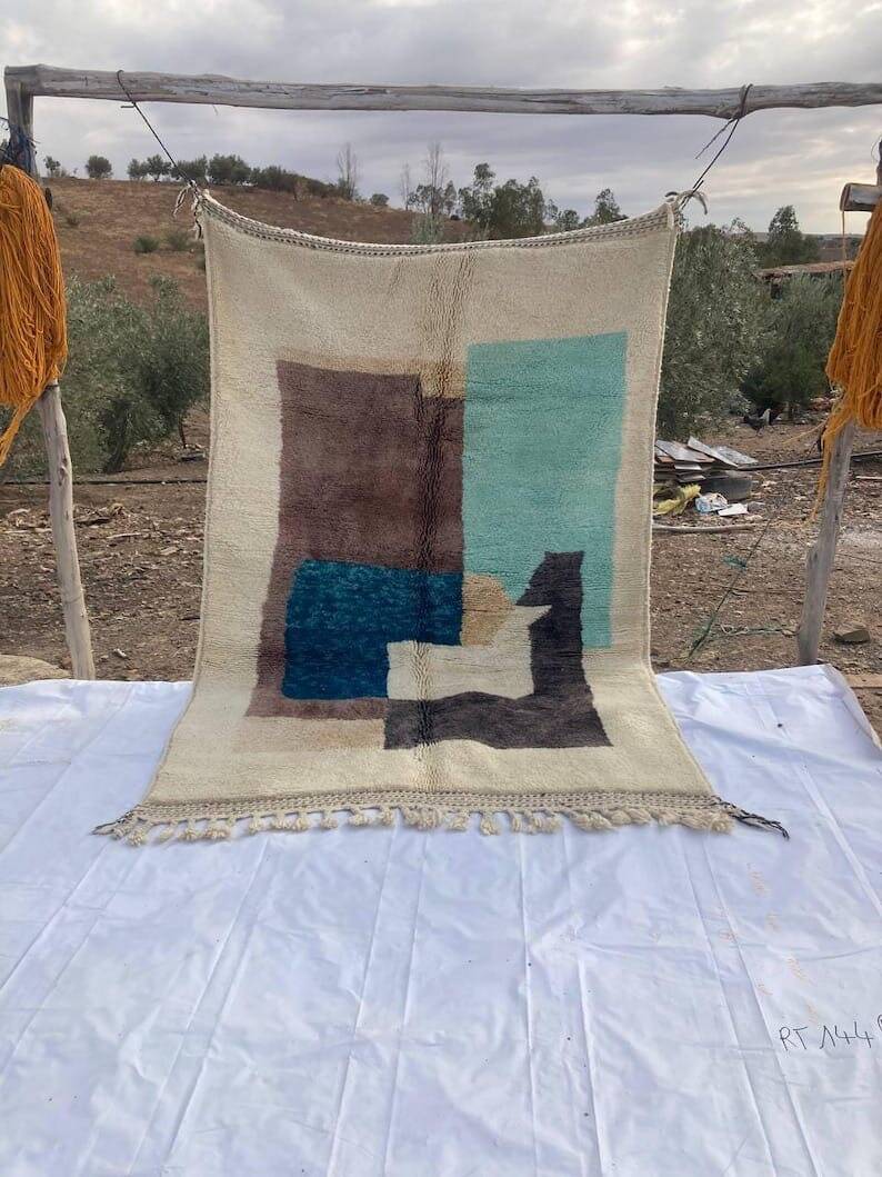 Handmade traditional beni ourain rug, size 150/250 cm.