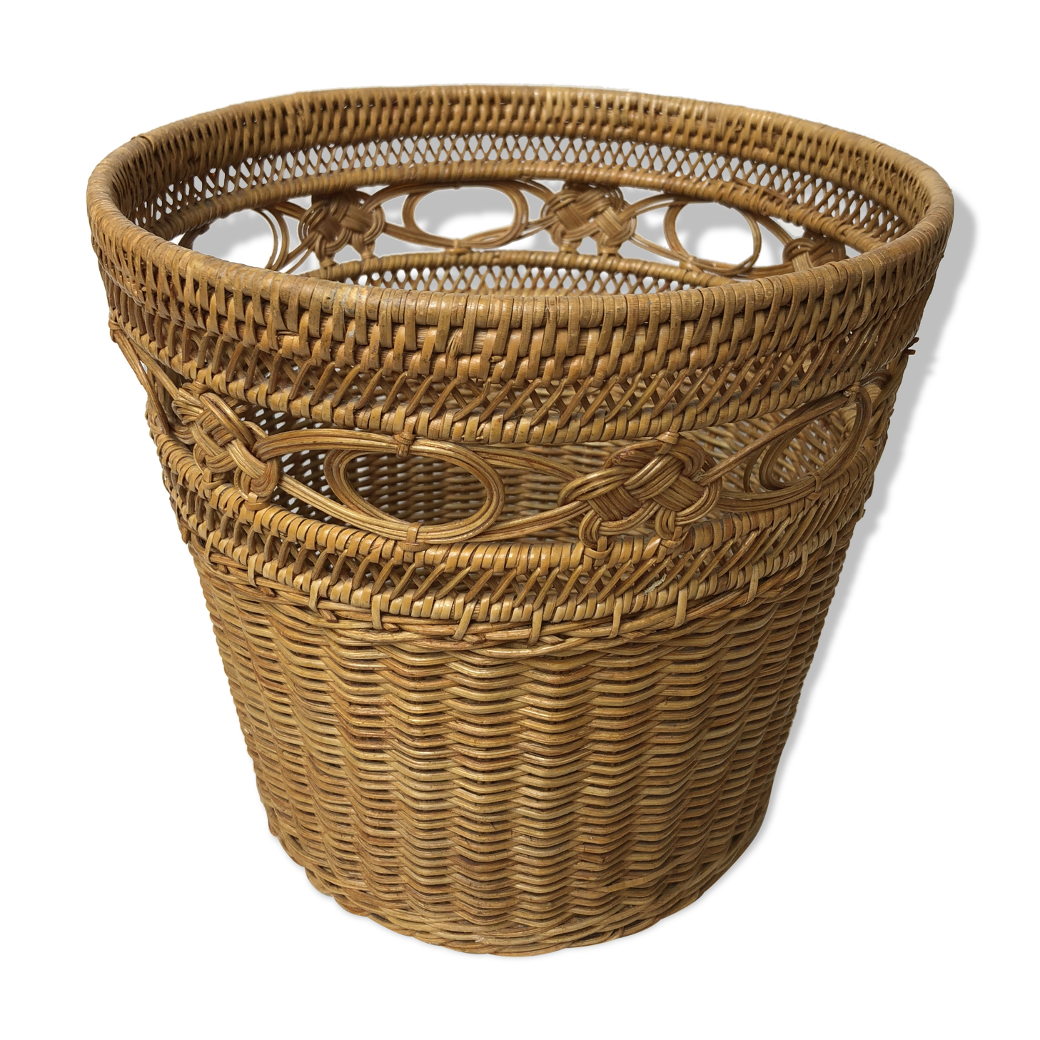 Basket rattan braided