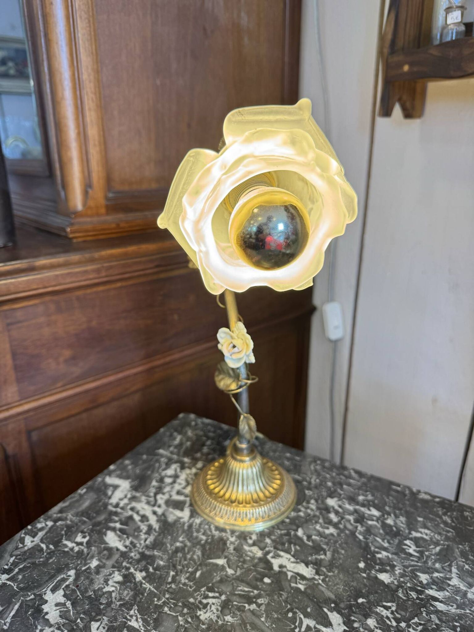 Lampe tulipe en laiton