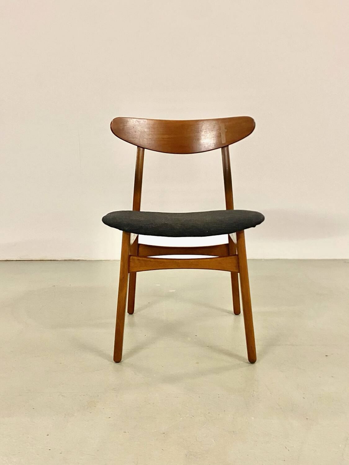 Hans Wegner Chair CH-30 for Carl Hansen & Son 1950s
