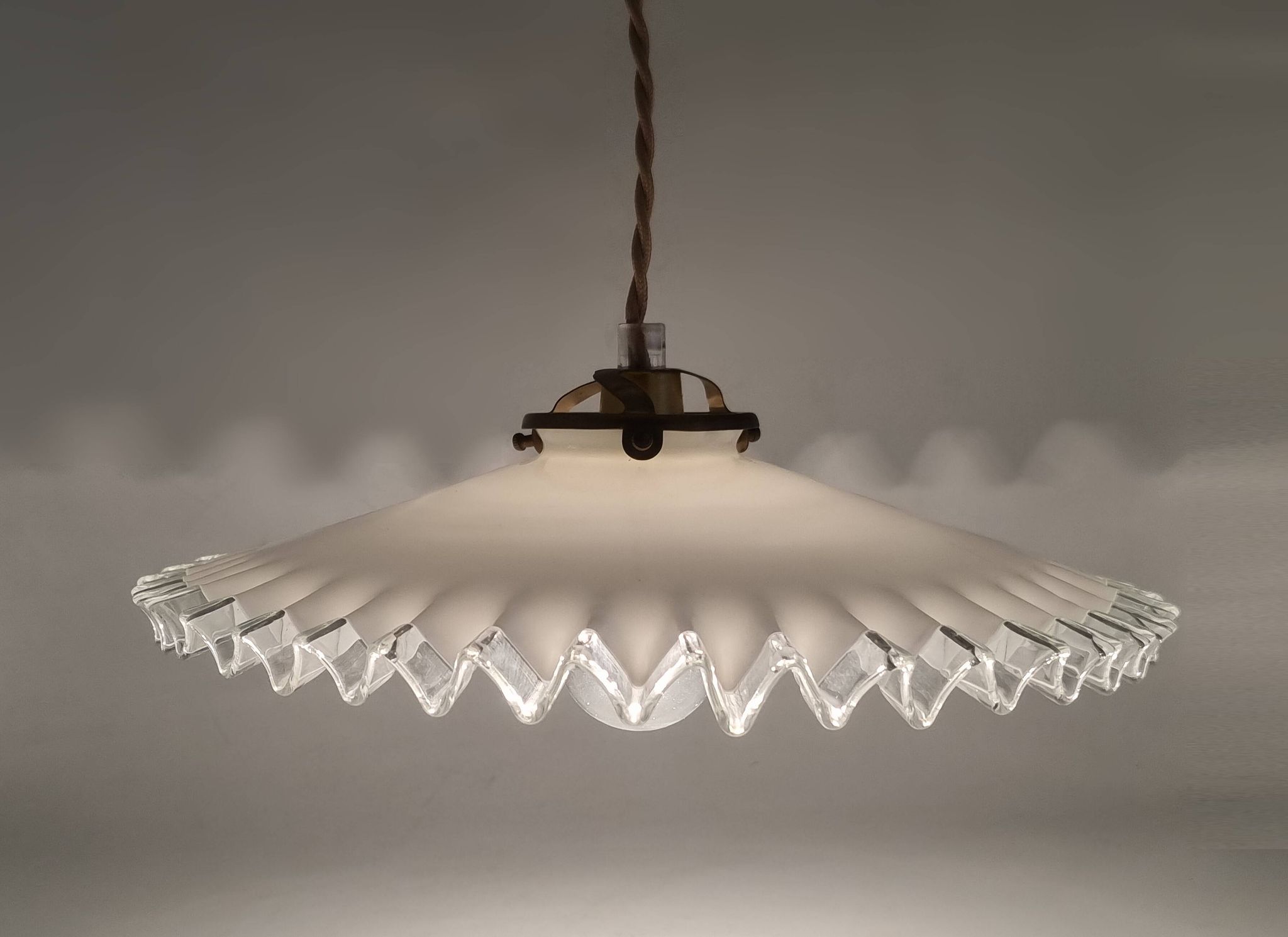 Suspension en opaline