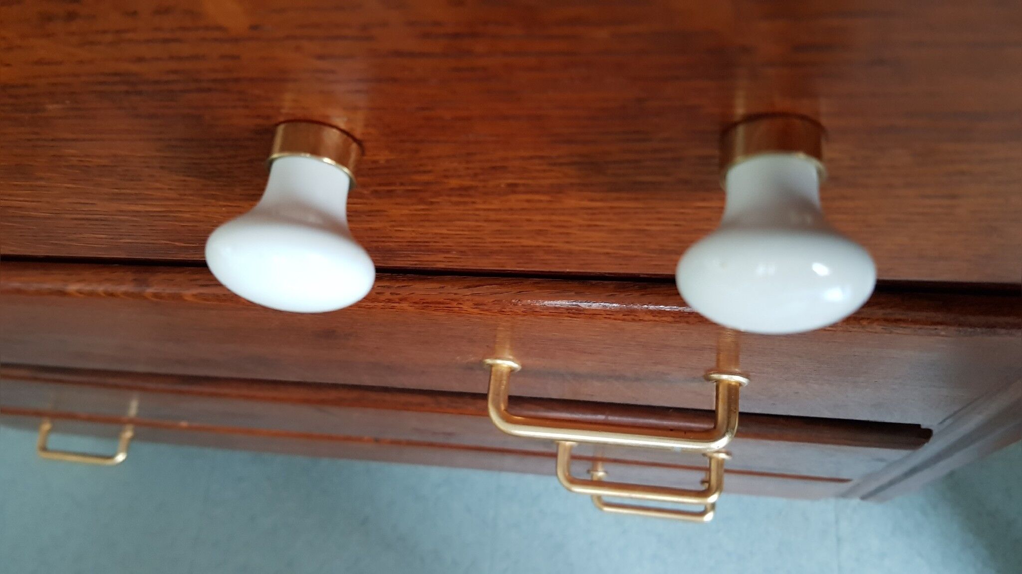 Dresser 1950