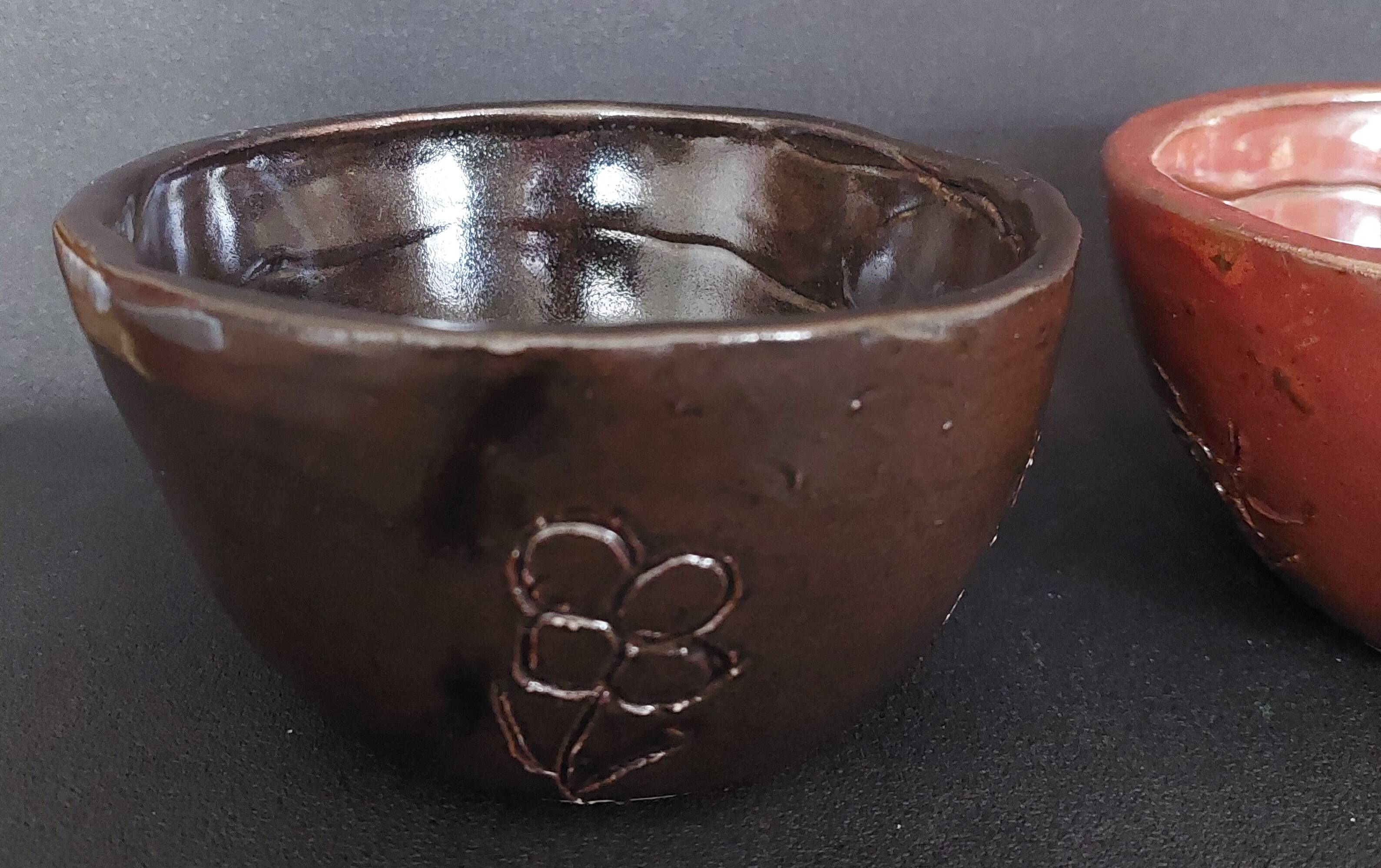 Signature glazed stoneware bowls to identify 20th century