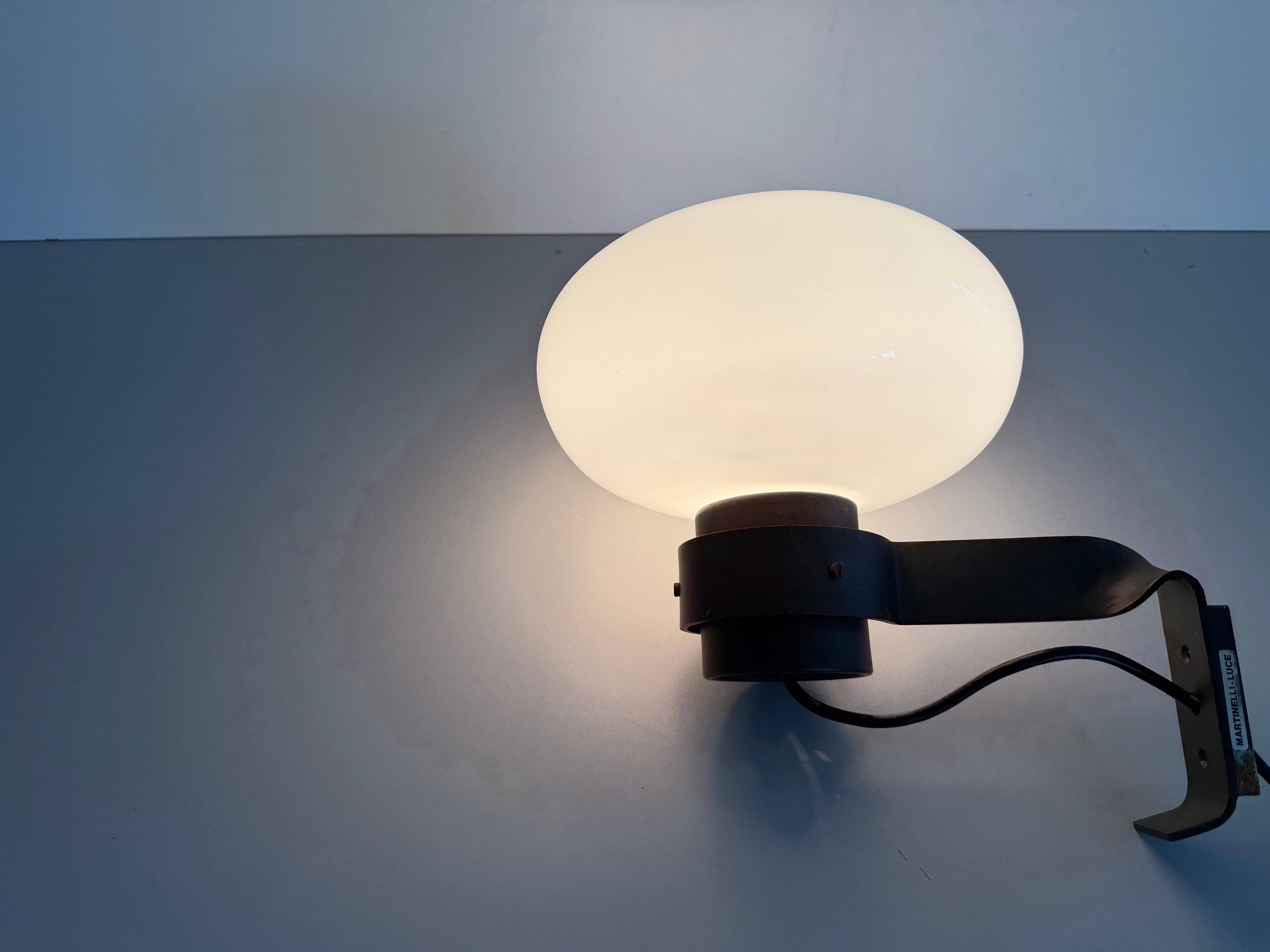 Applique simple par Elio Martinelli pour Martinelli Luce, 1970, Italie
