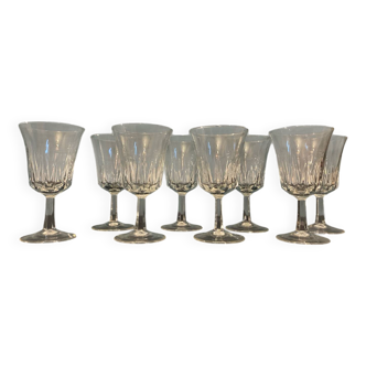 Set of 8 Luminarc wine glasses