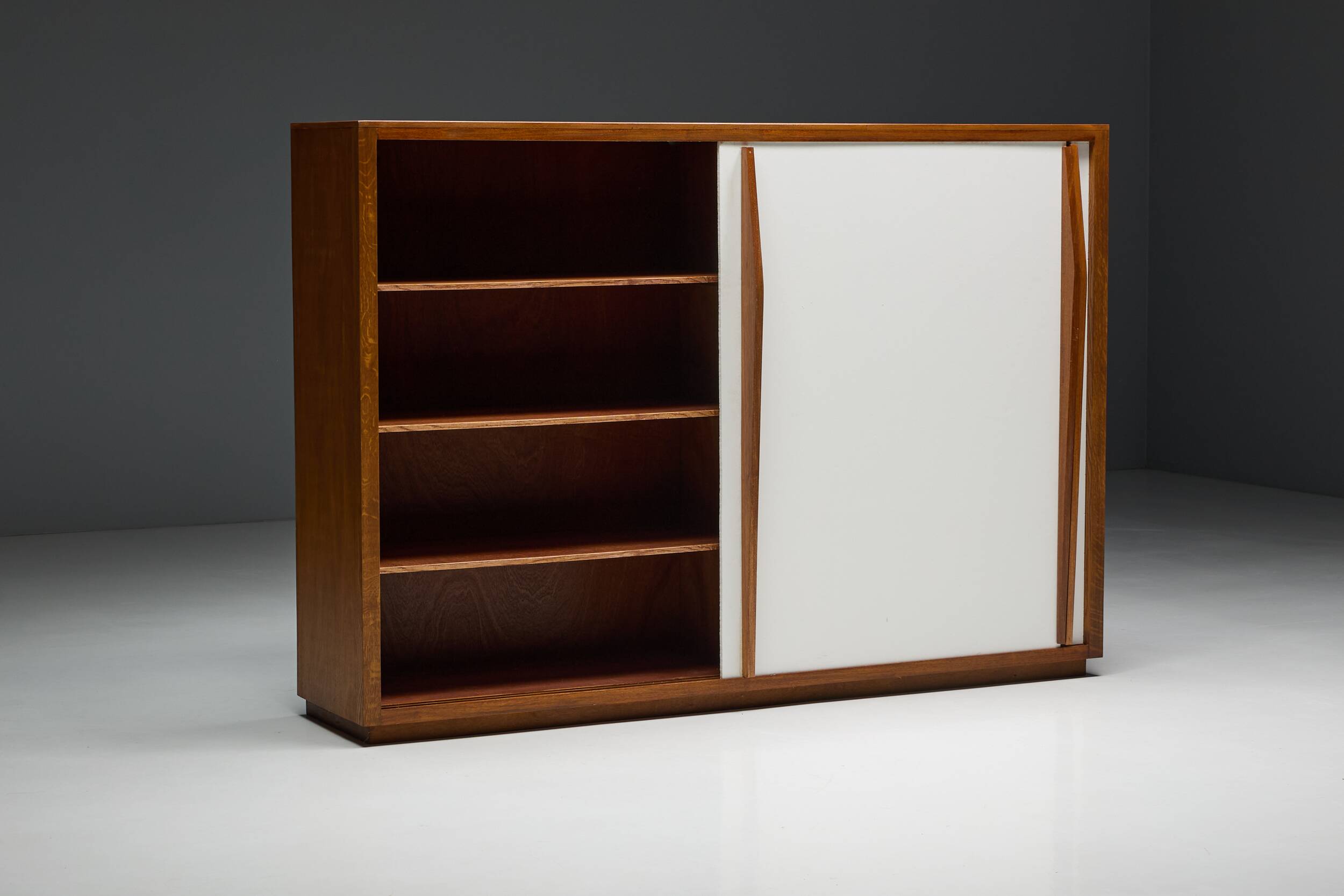 Élément de rangement par Charlotte Perriand & Atelier Jean Prouvé, France, années 1950.