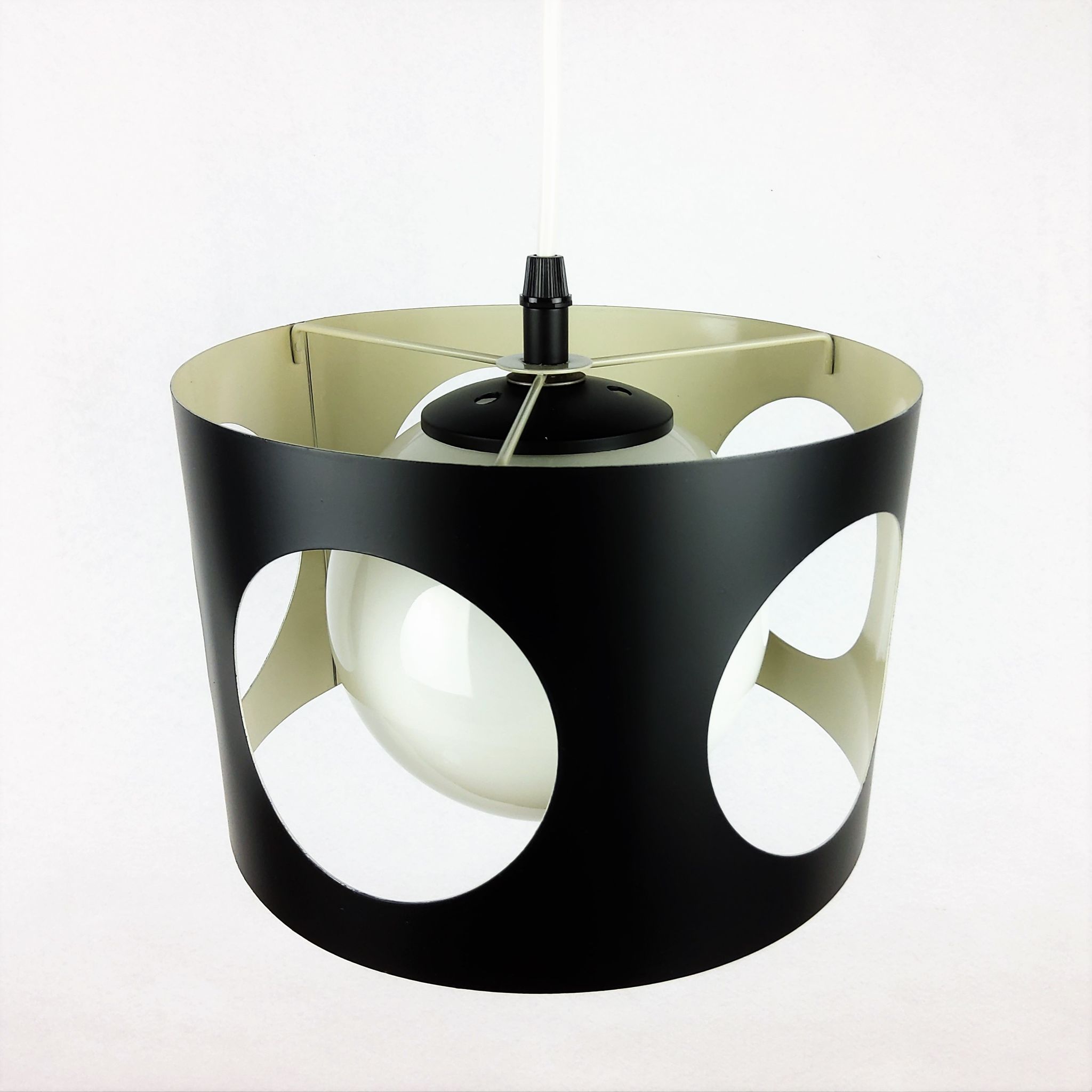 Suspension vintage noire métal 1960
