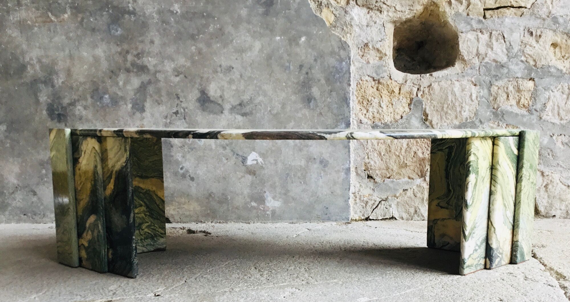 Large marble coffee table in the shape of an eye from Roche Bobois - 1970