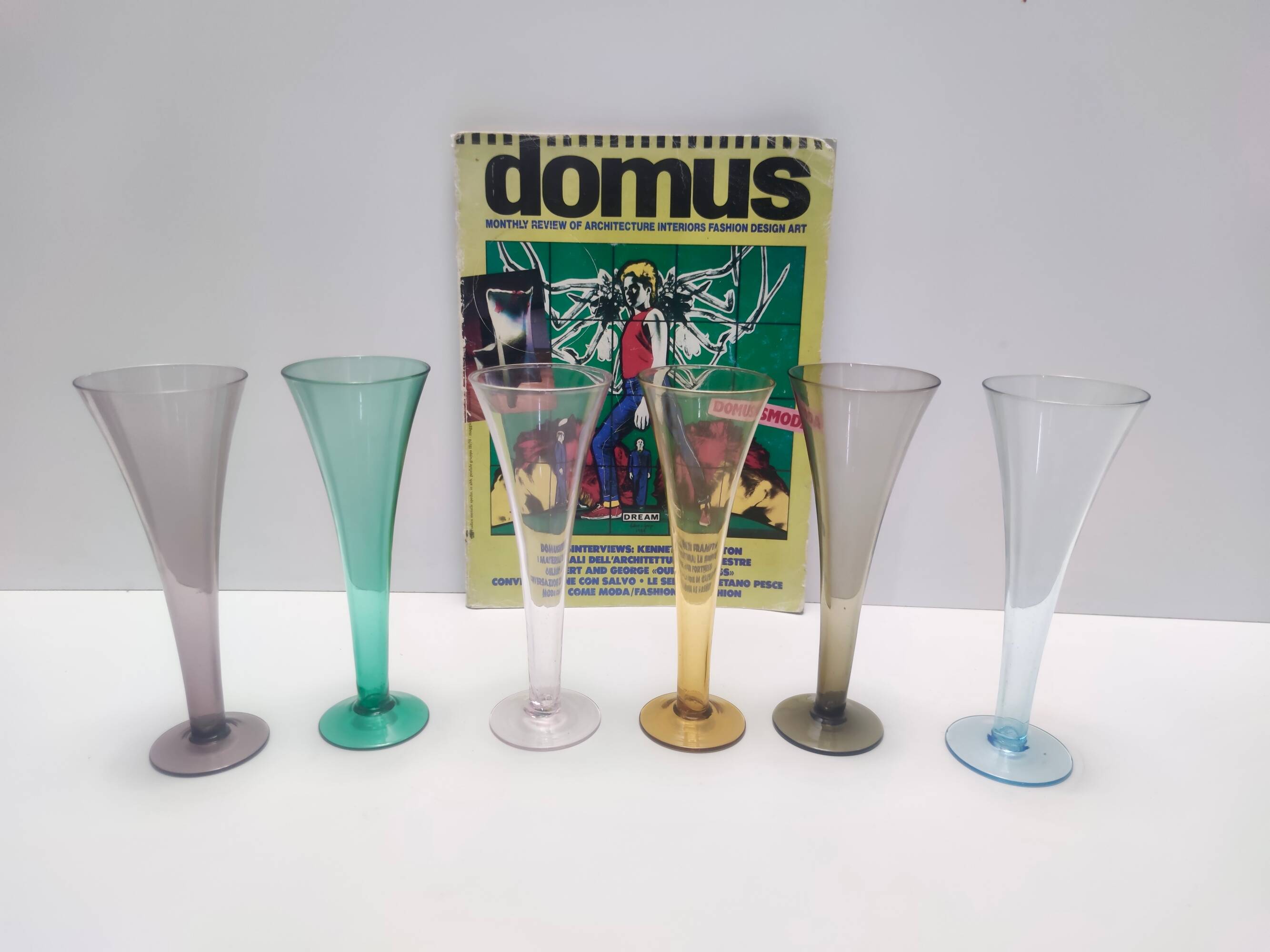 Ensemble vintage de six flûtes colorées en verre de Murano soufflé à la main, Italie