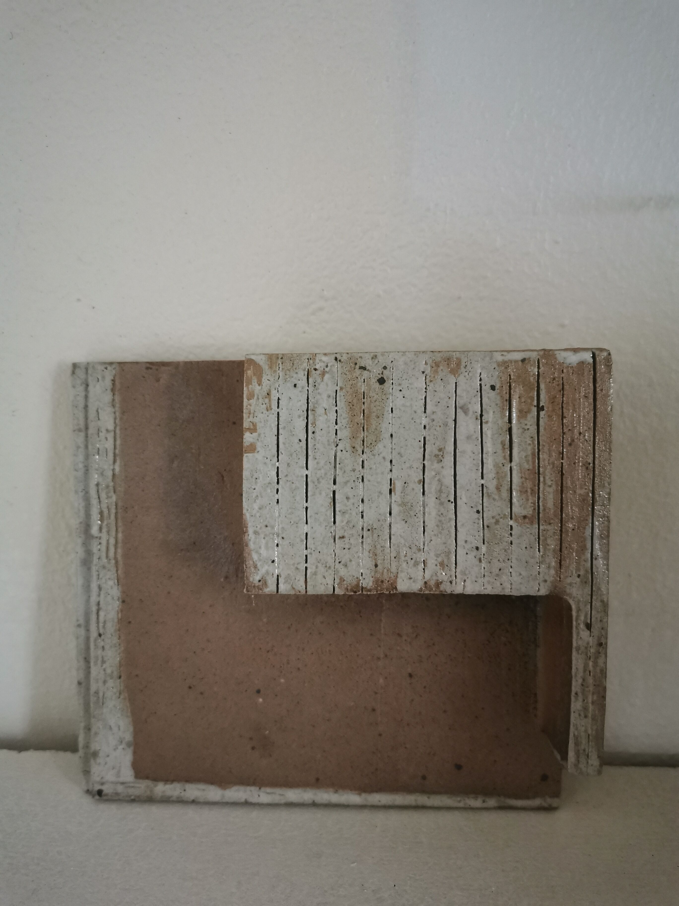 Vase wall architecture