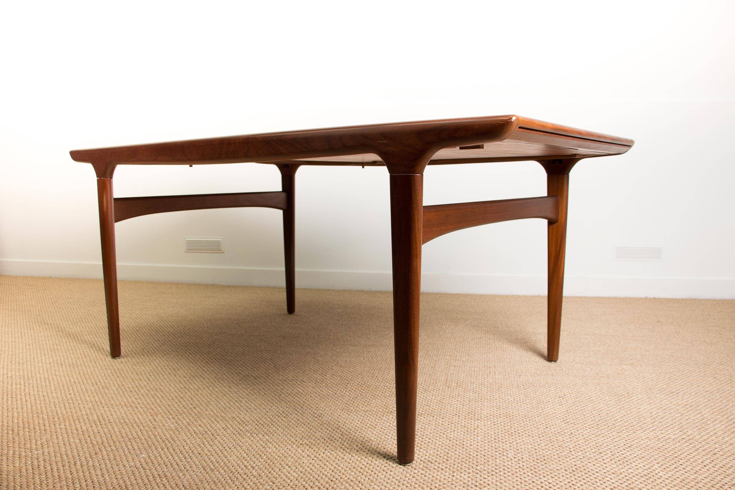 Danish dining table, extendable, in teak 1960 by Johannes Andersen 1960