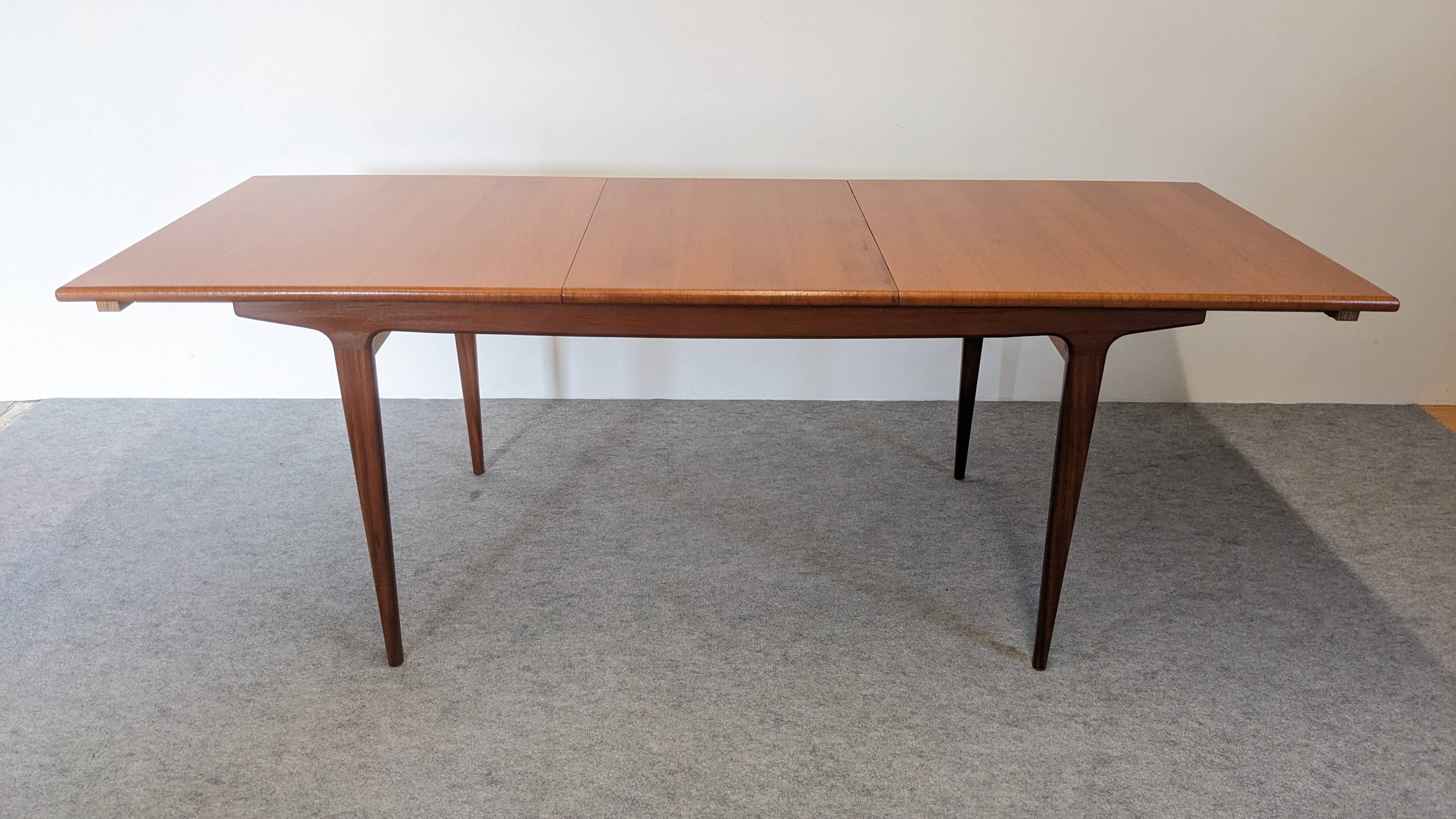 Extendable Scandinavian teak dining table, circa 1960