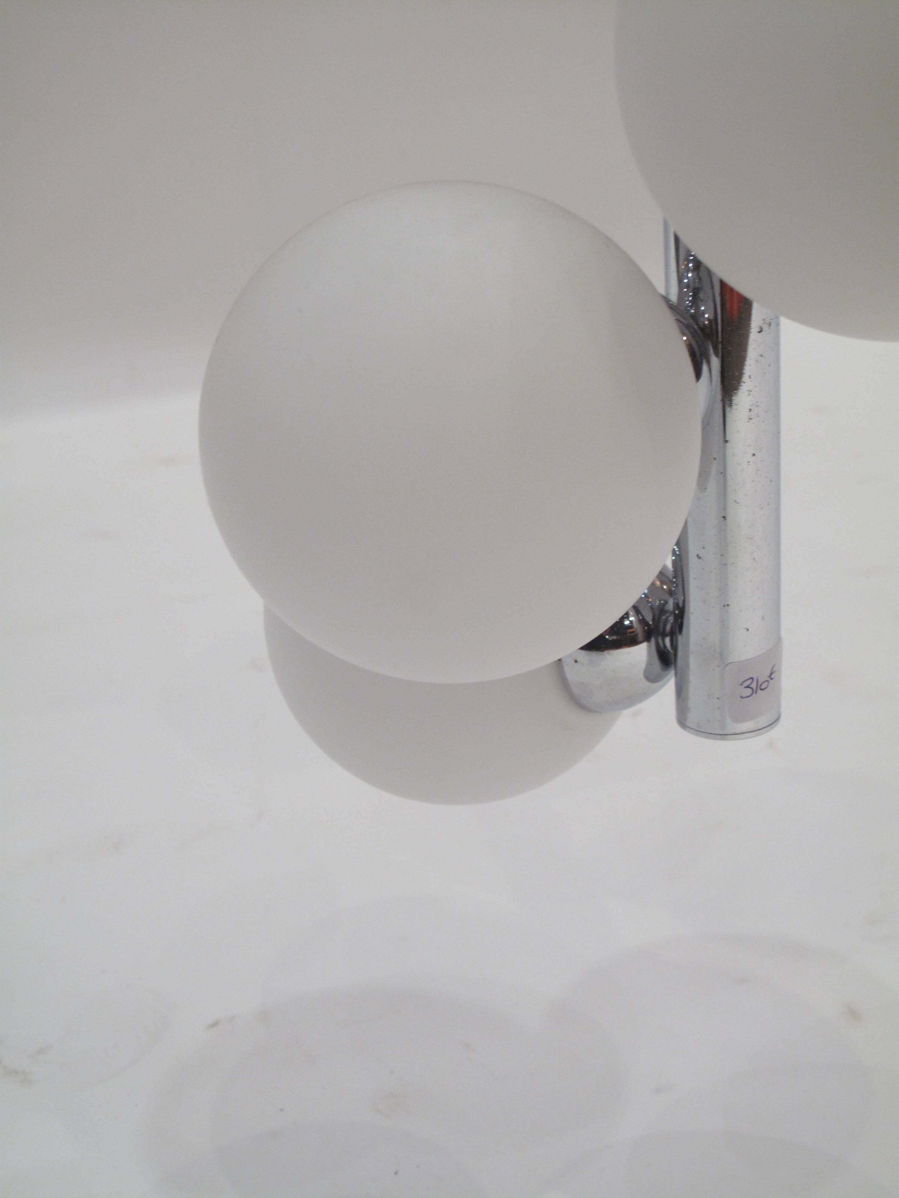 Chrome and white opaline suspension