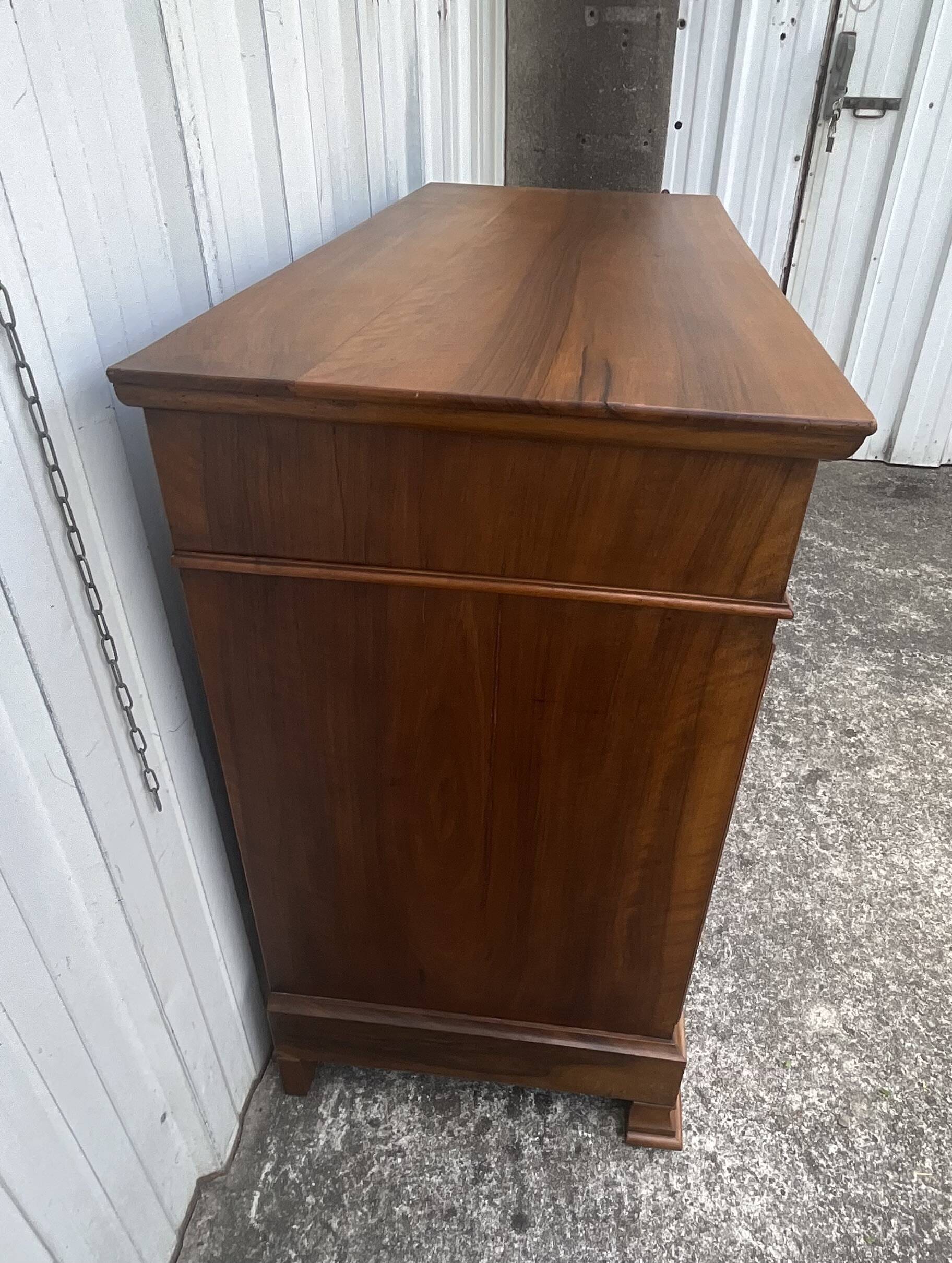 Louis-Philippe chest of drawers in burr walnut – Late 19th century