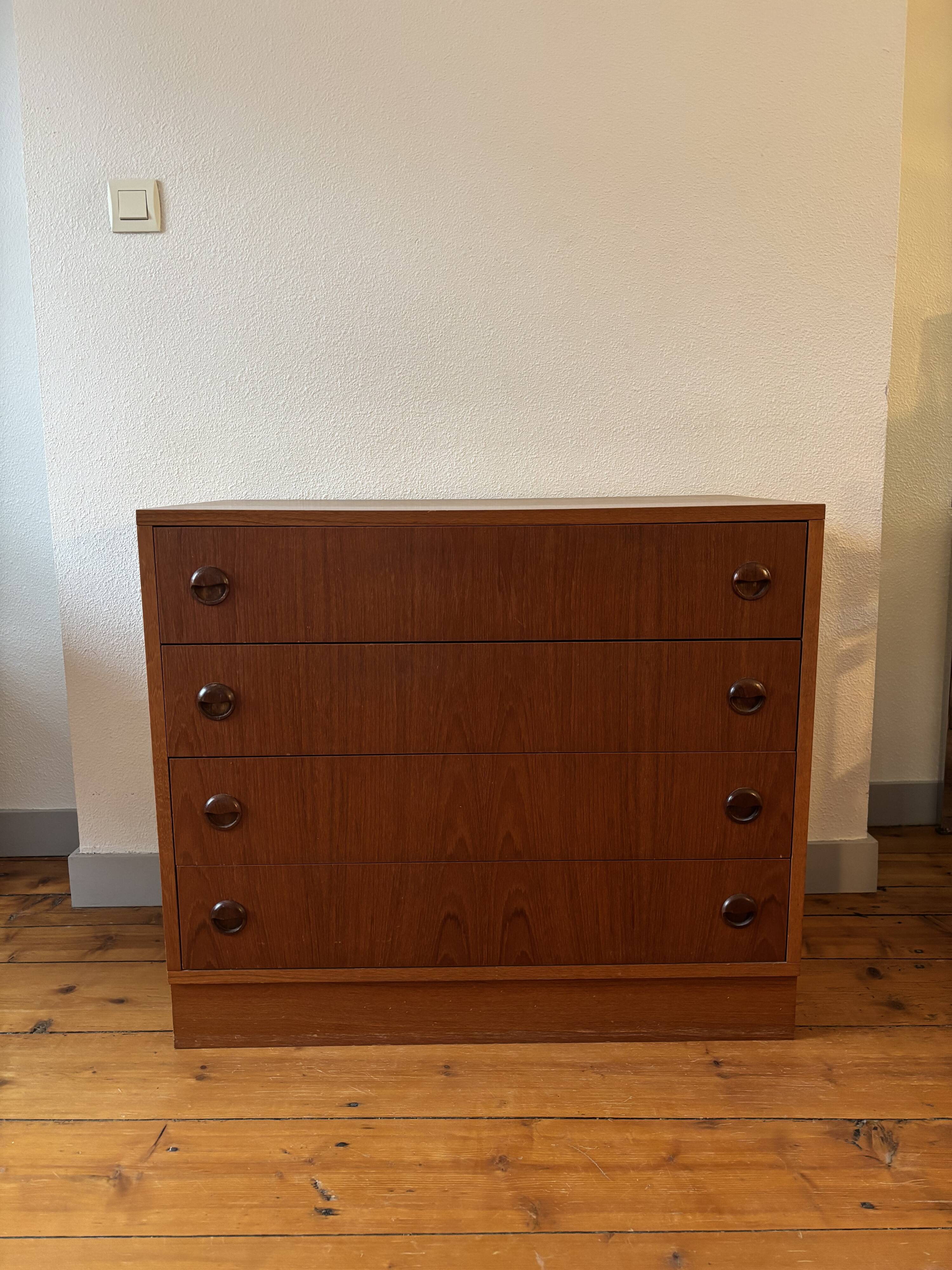 Scandinavian teak chest of drawers, 1960.