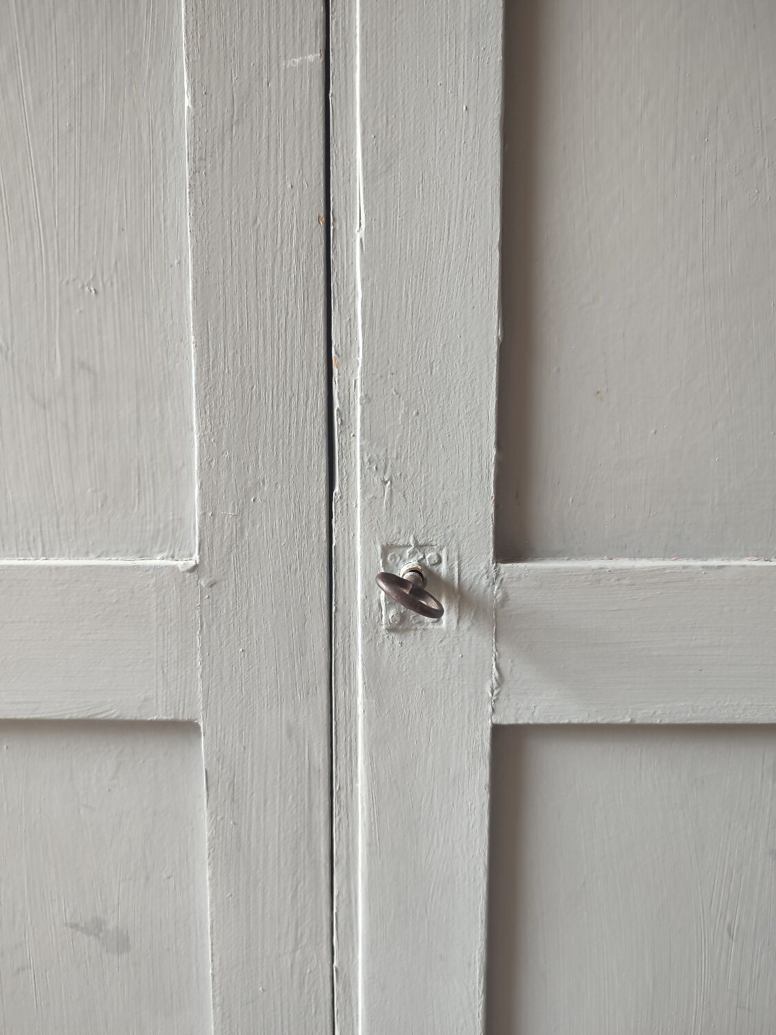 Armoire parisienne