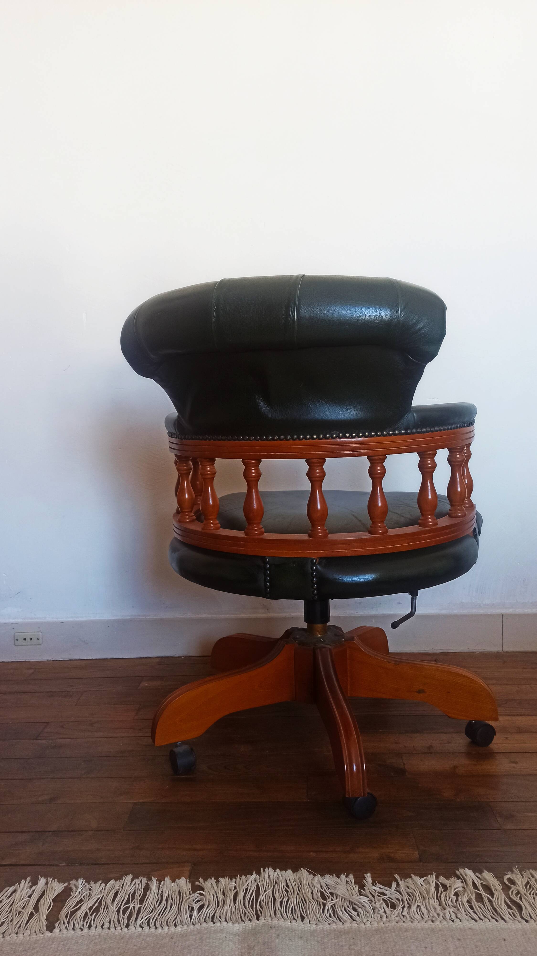 Office chair, swivel chair with wheels