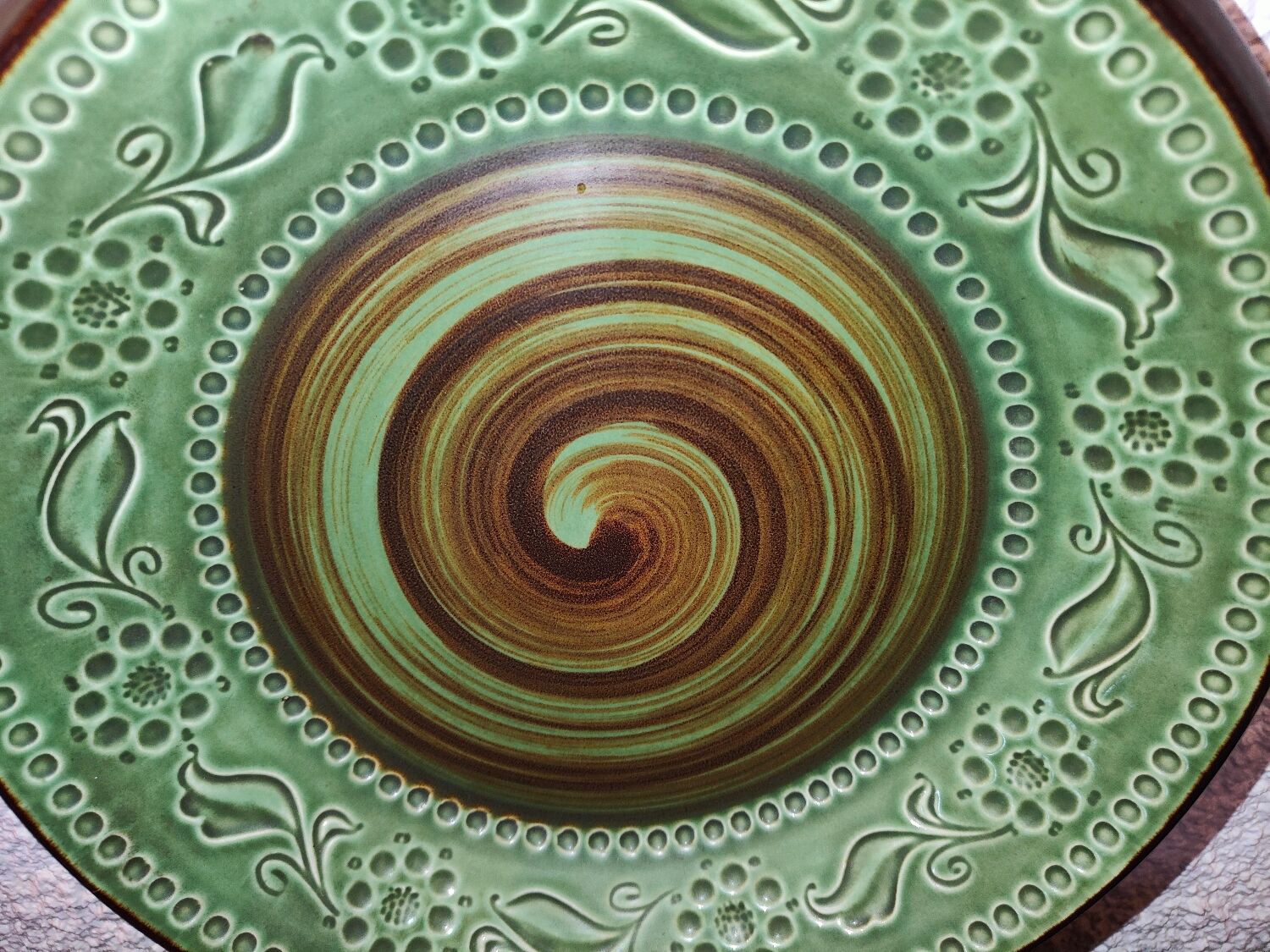 Antique plate Rössler AG Aedermannsdorf Switzerland Ceramics with floral motif Green