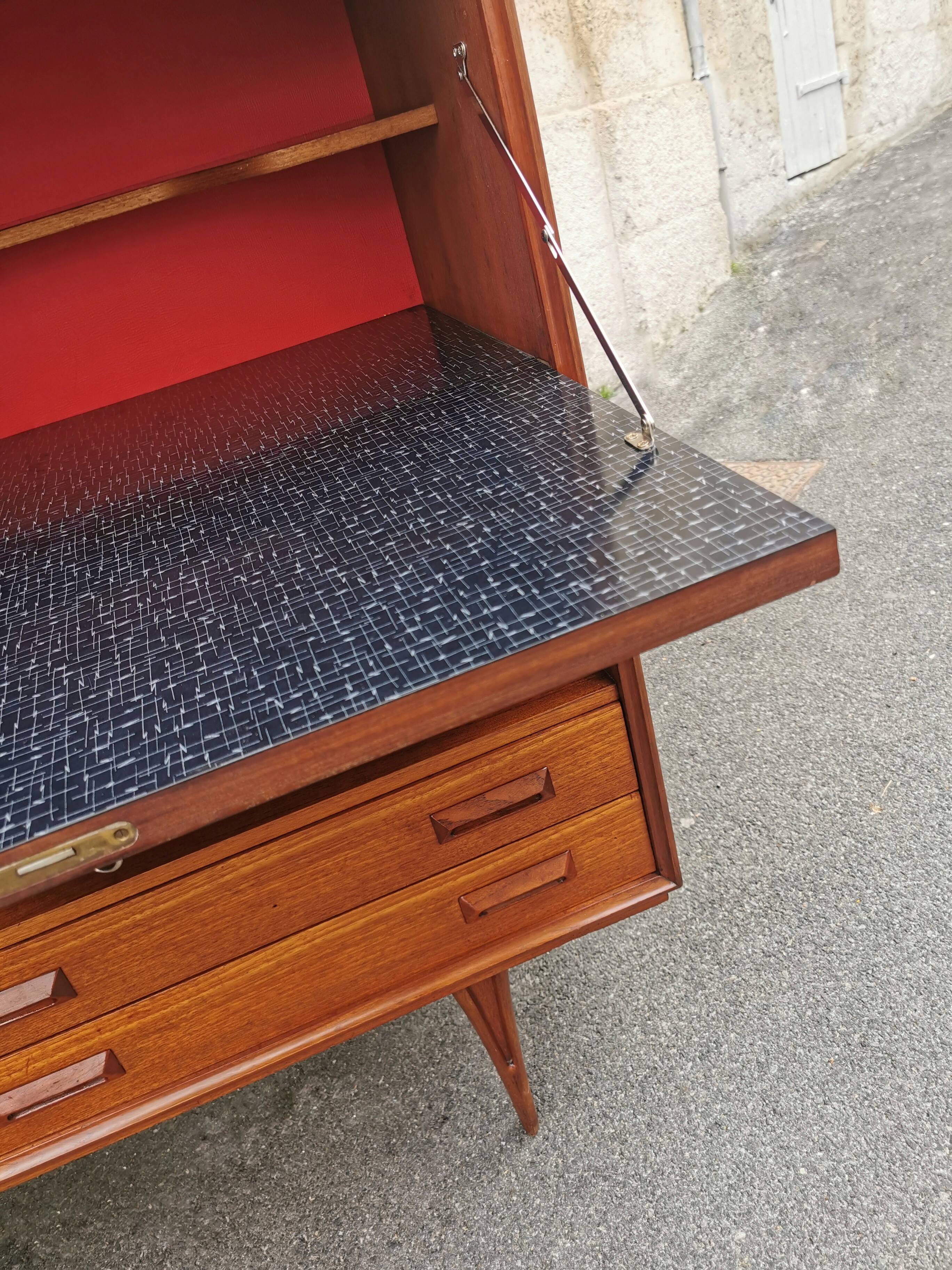 Scandinavian Secretary