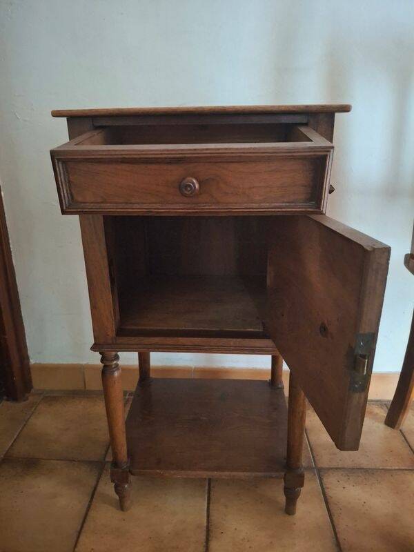 Table ancienne de chevet