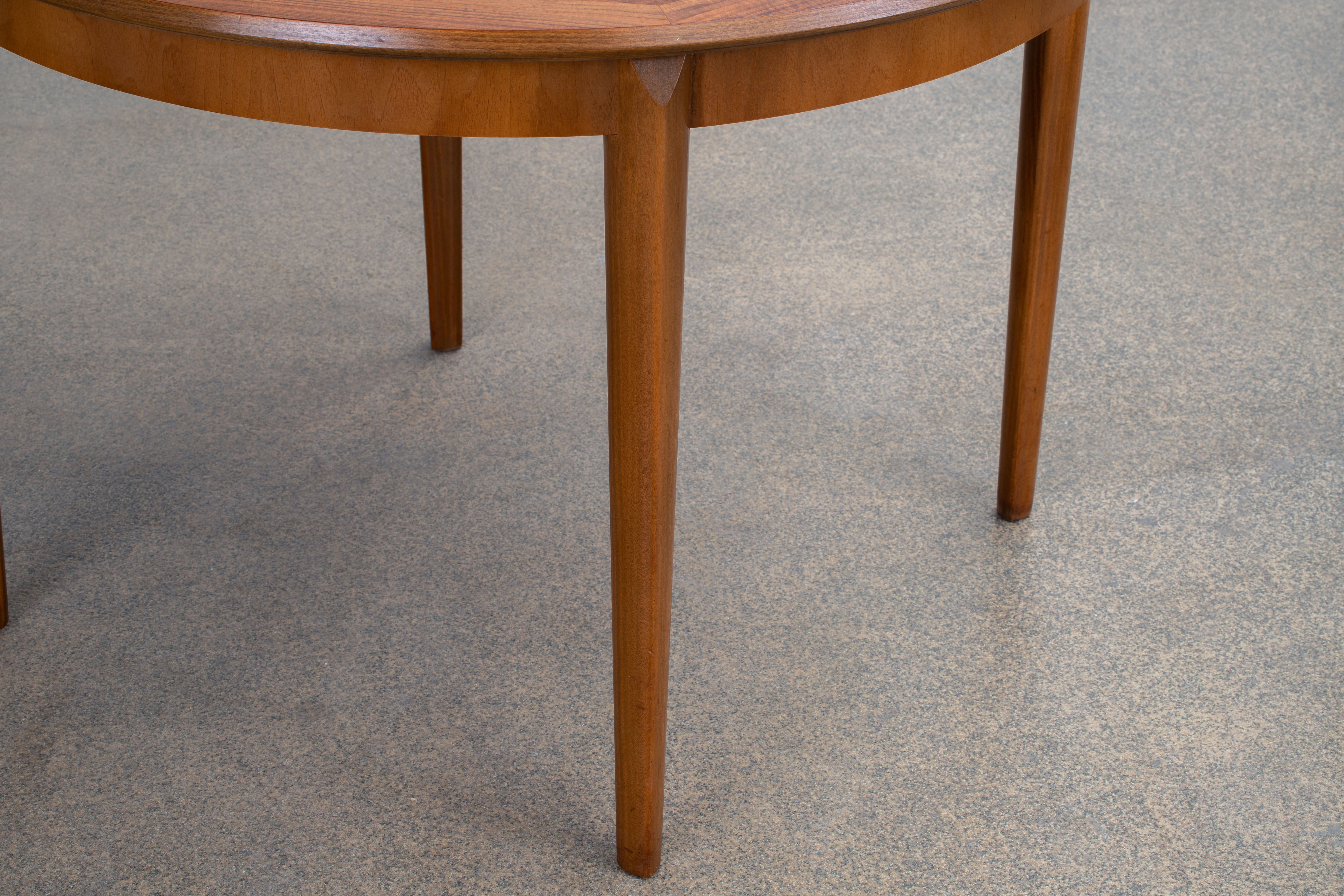 Scandinavian table 110 cm