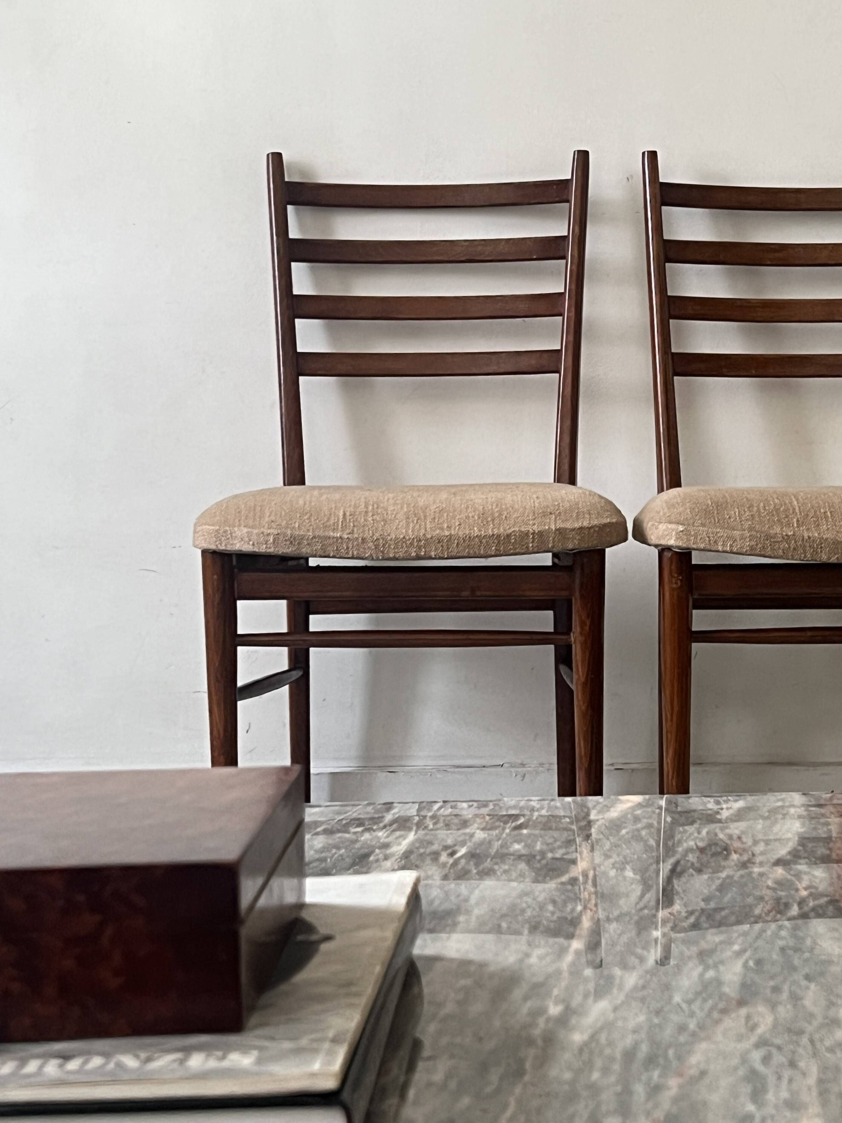 Lot de 2 chaises en bois filaire dans le gout de Gio PONTI , Italie 1970