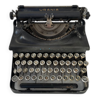 Typewriter portable Urania