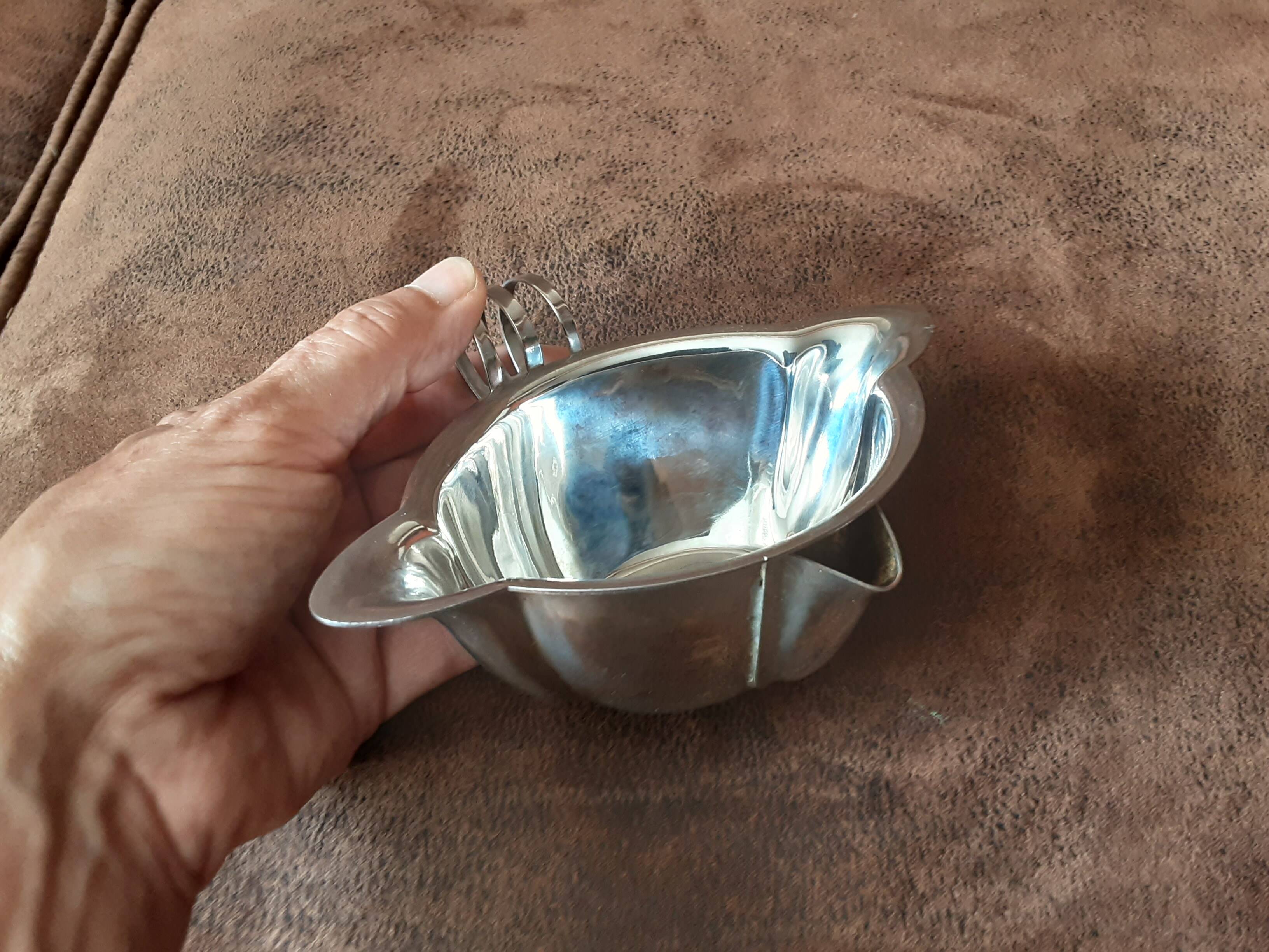 Stainless steel gravy boat