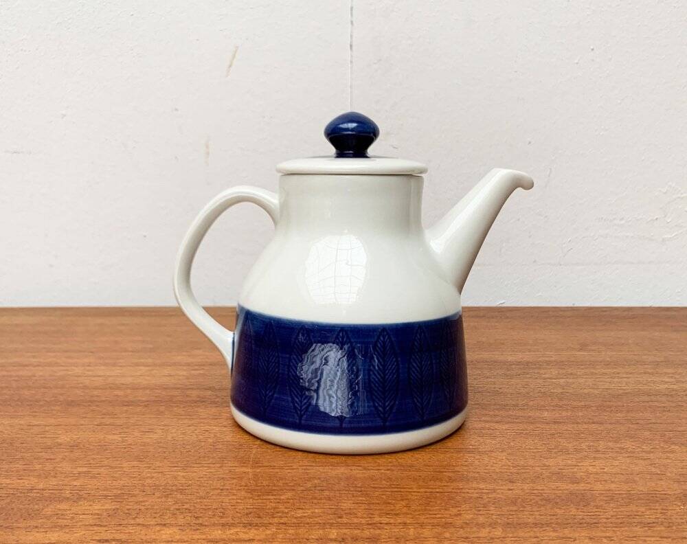 Coffee pot from the Koka Bleu series, Blau, Bla Swedish mid-century by Hertha Bengtson for Rörstrand, 1950s.