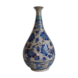 Vase céramique peint à la main et signé