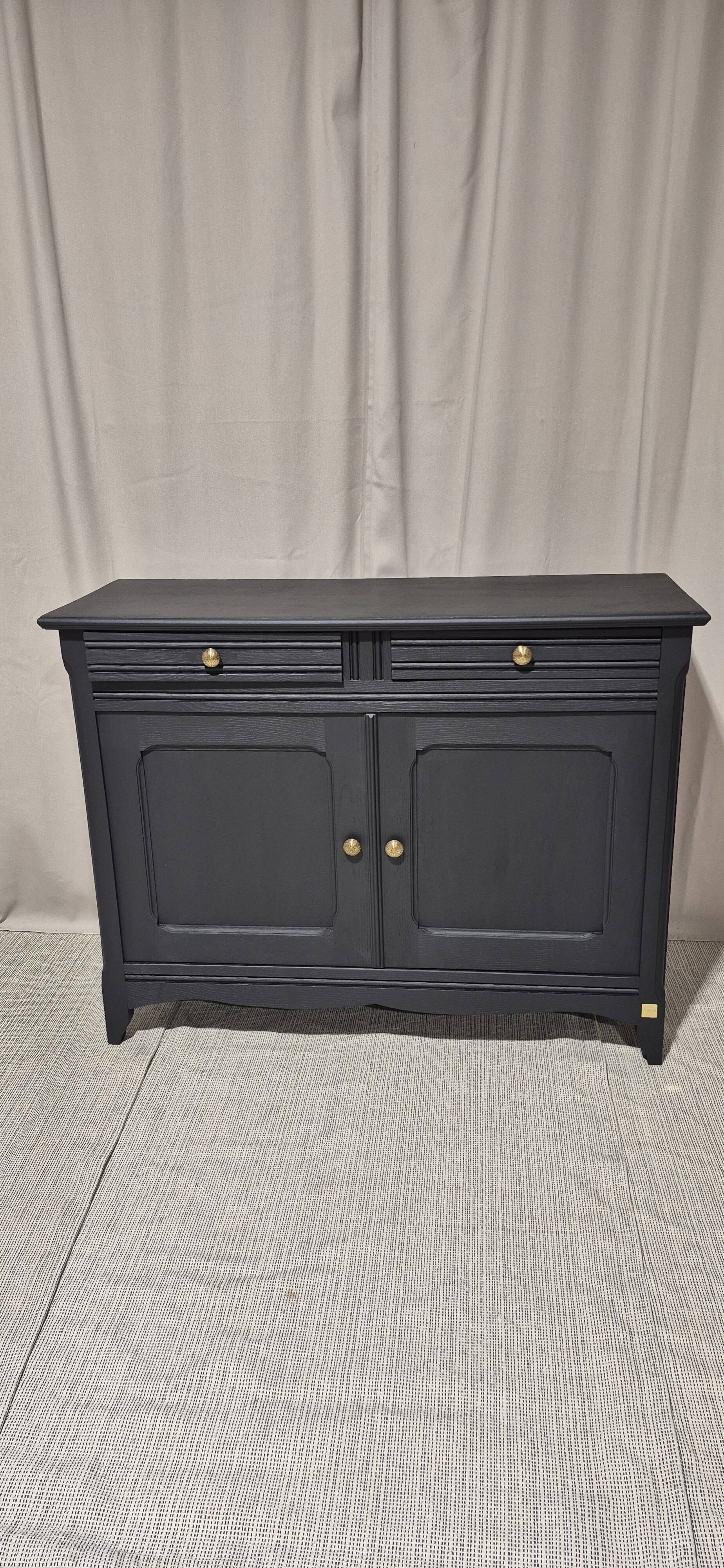 Buffet with 2 doors and 2 drawers