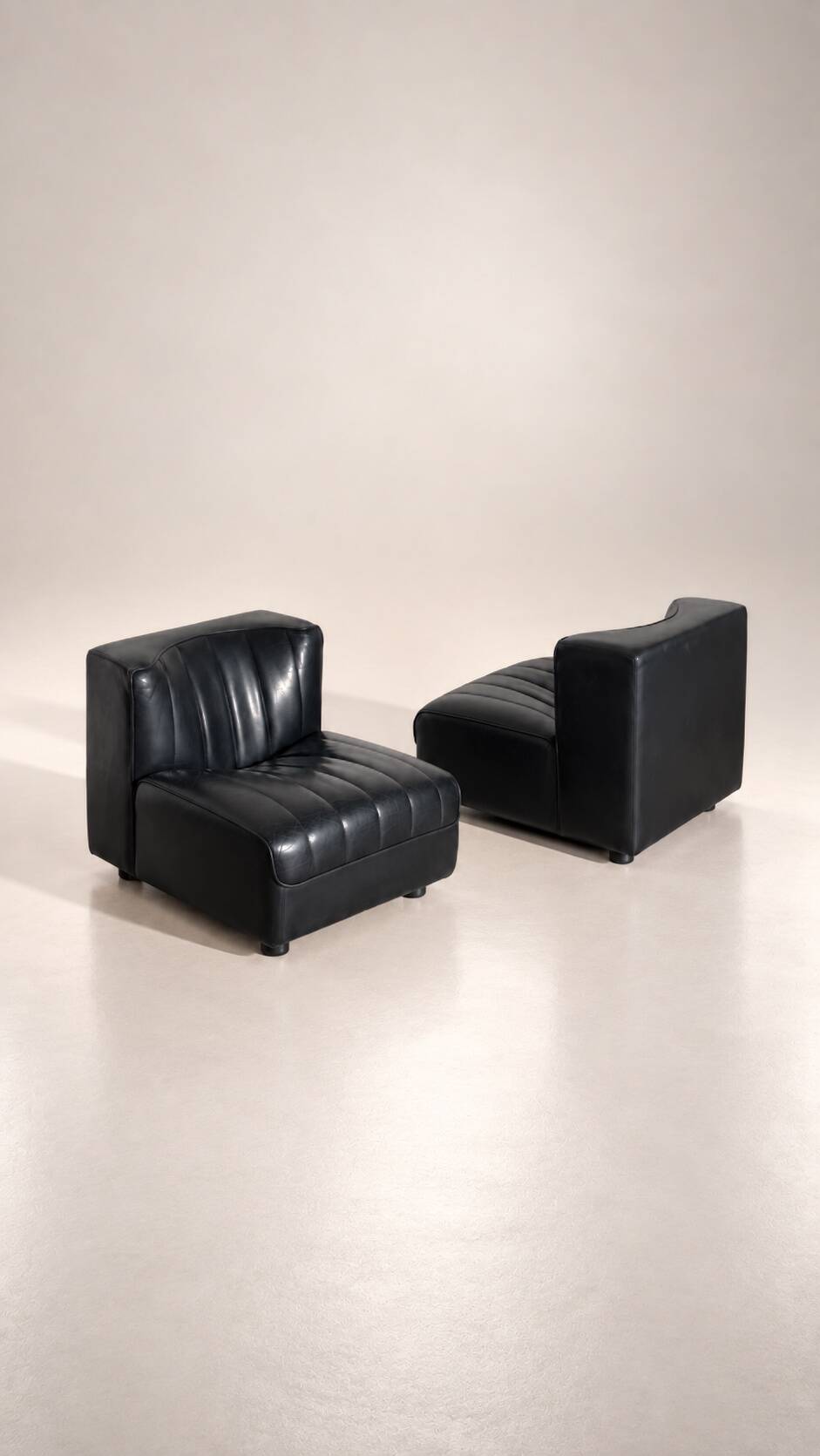 Modular black leather sofa '9000' by Tito Agnoli