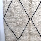 Moroccan Berber carpet Beni Ouarain with black diamonds2,47x1.70m