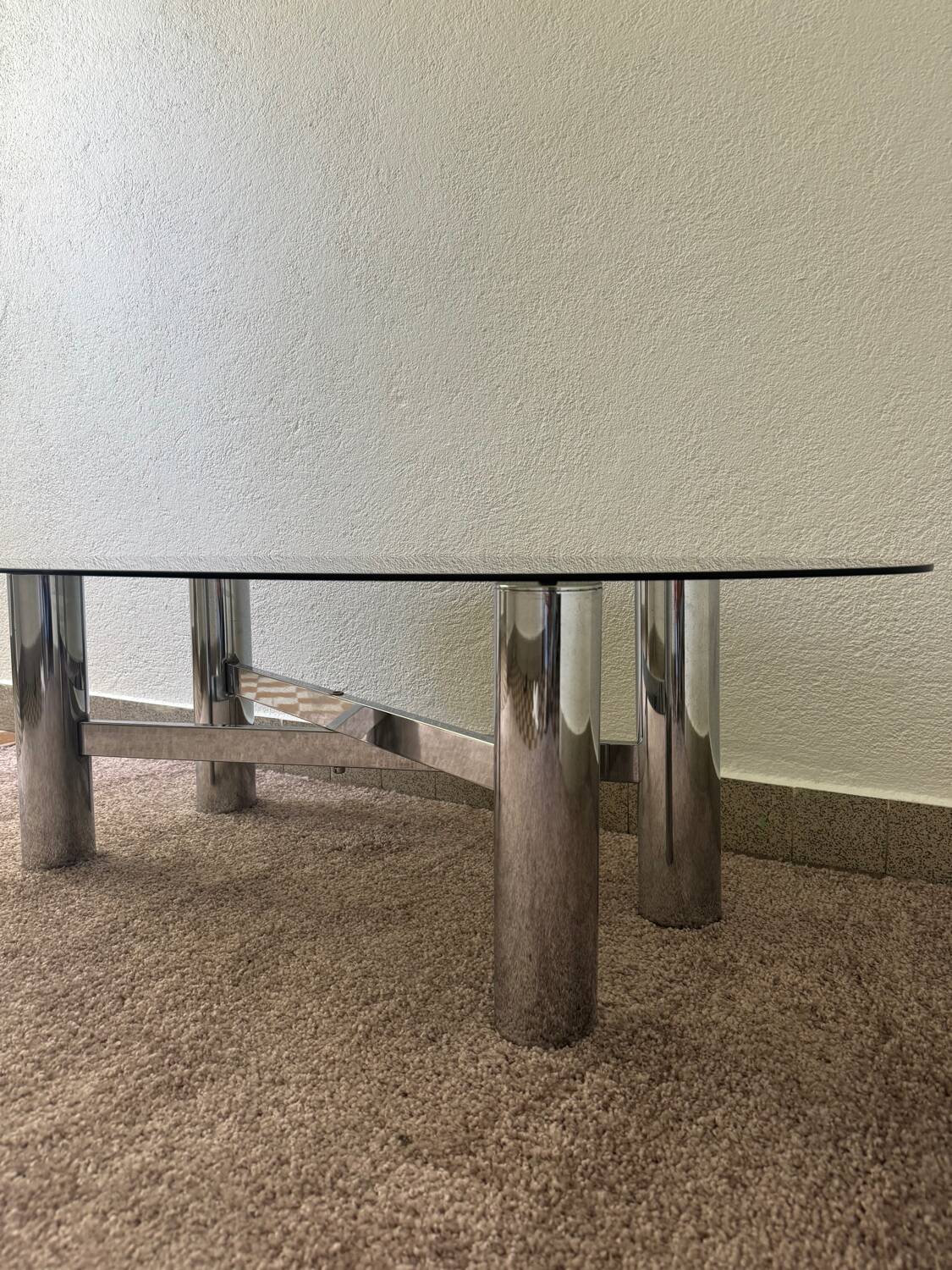 Table basse métal chromé verre fumé années 70