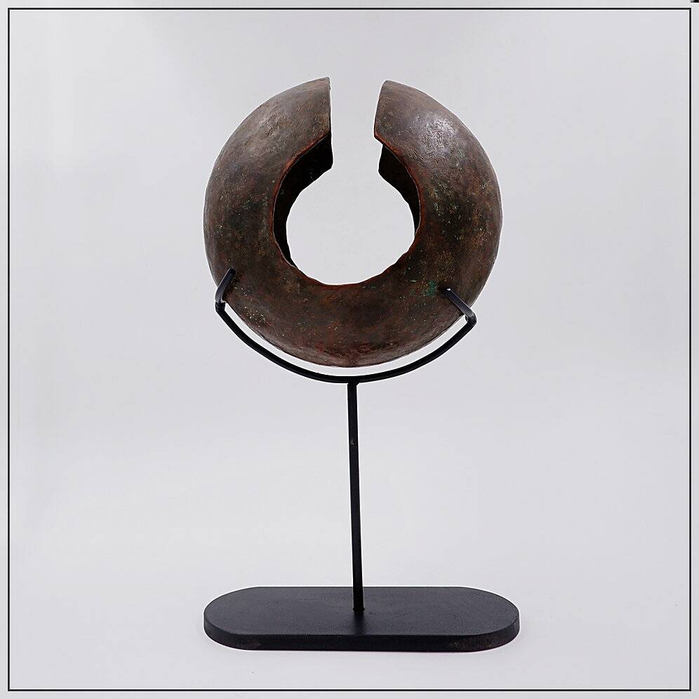 "Mbole" coin - Democratic Republic of Congo, early 20th century.