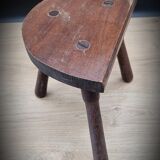 Half-round cowherd tripod stool
