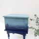 Meuble d'appoint, décoré par un artiste graffeur