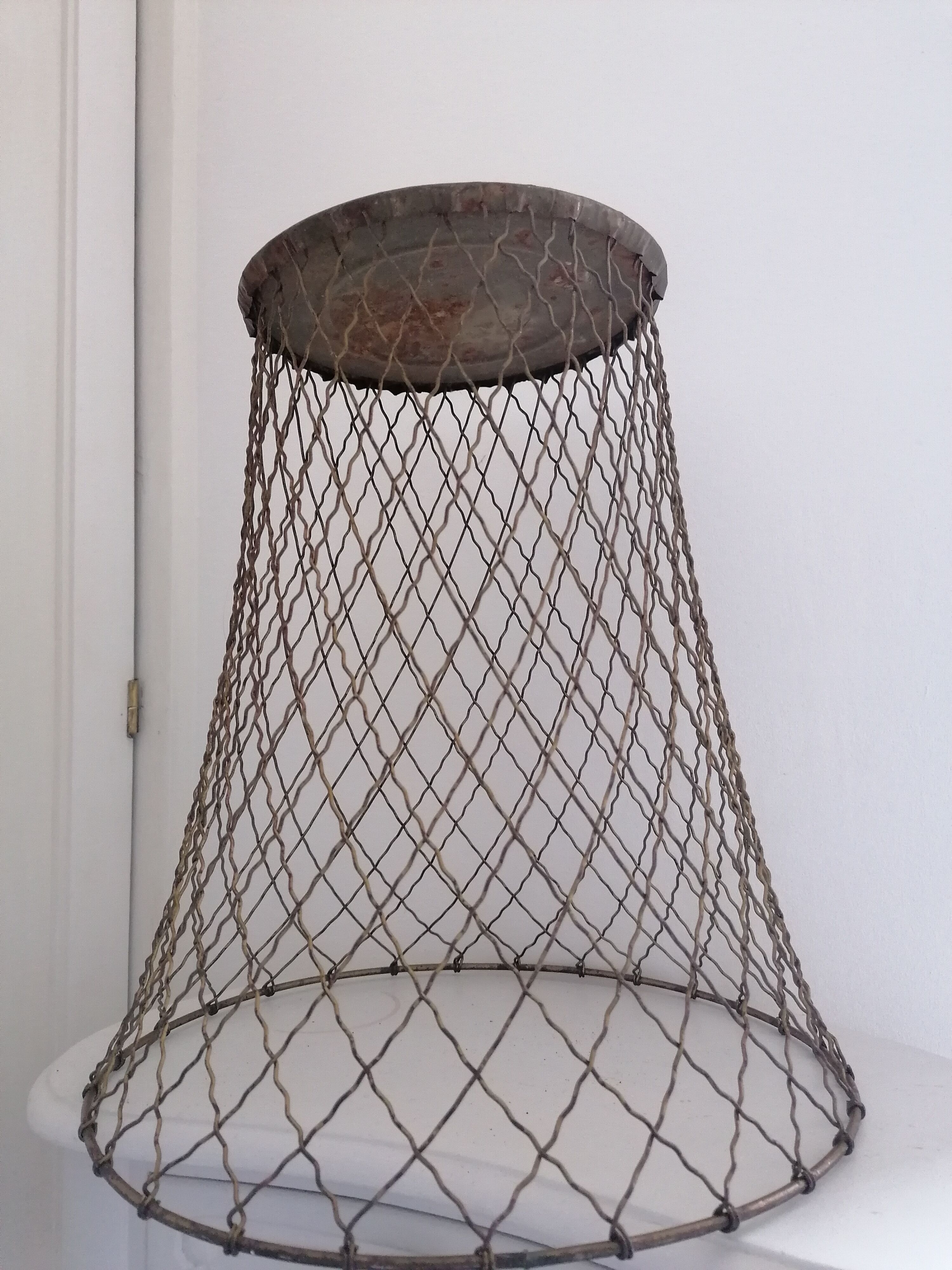 Brass wastepaper basket "Cricket"
