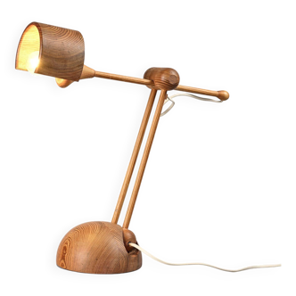 Turned wooden desk lamp, Swiss craftsmanship, circa 1970.