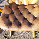 Paire de fauteuils cuir de style chesterfield
