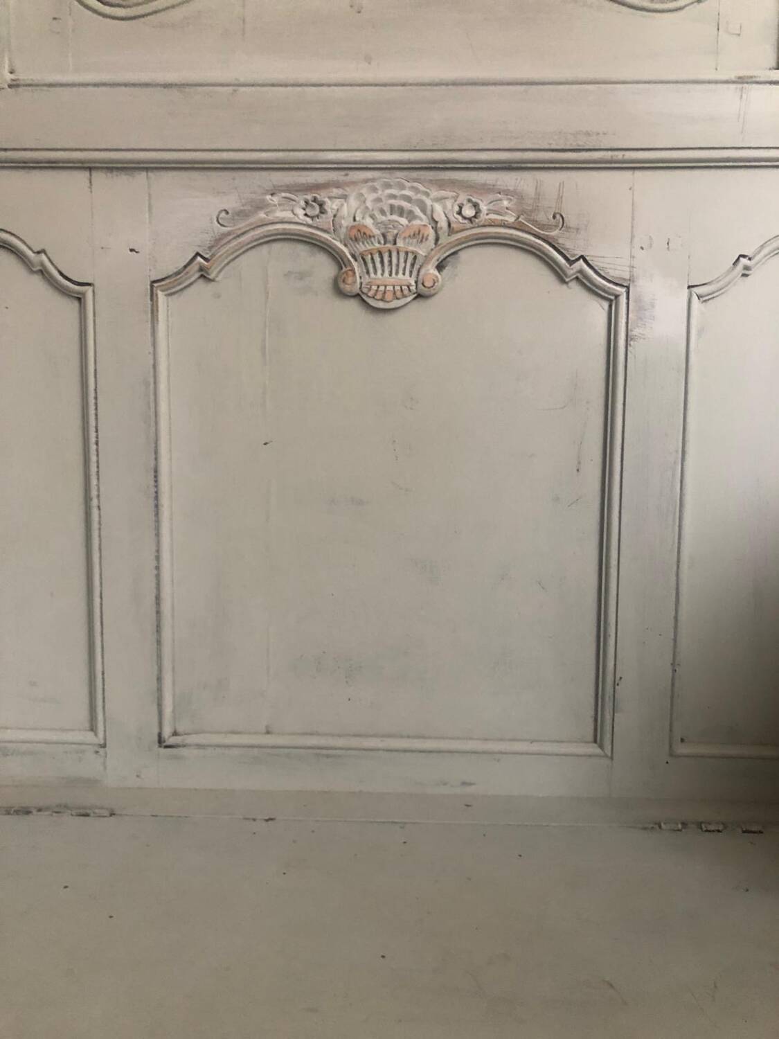 Magnificent mirrored bench-chest cloakroom