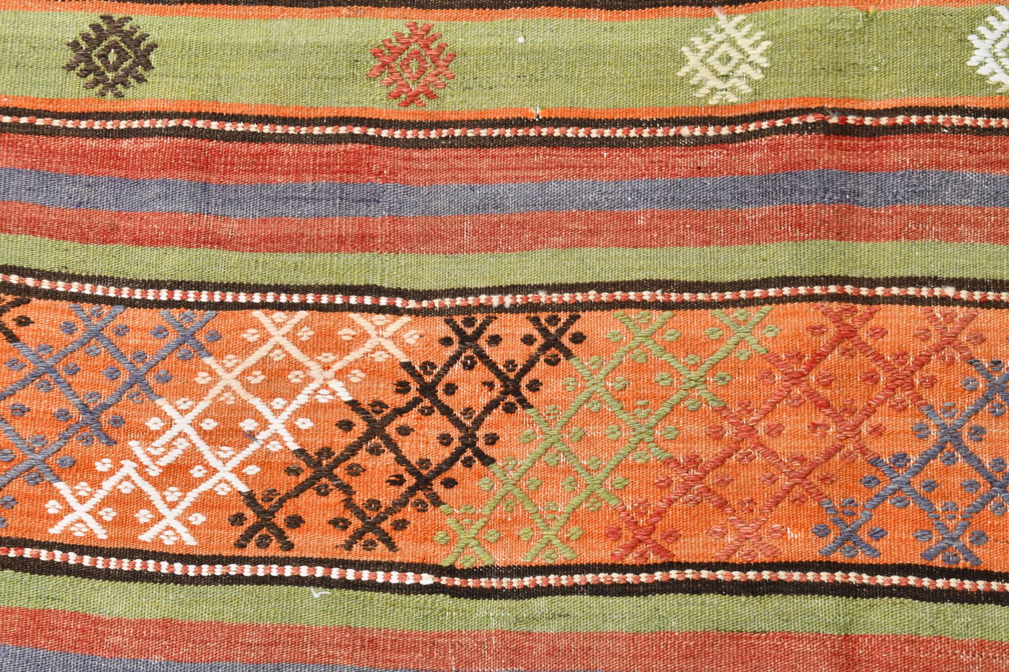 6x8 Handwoven Vintage Kilim Rug, 177x242Cm