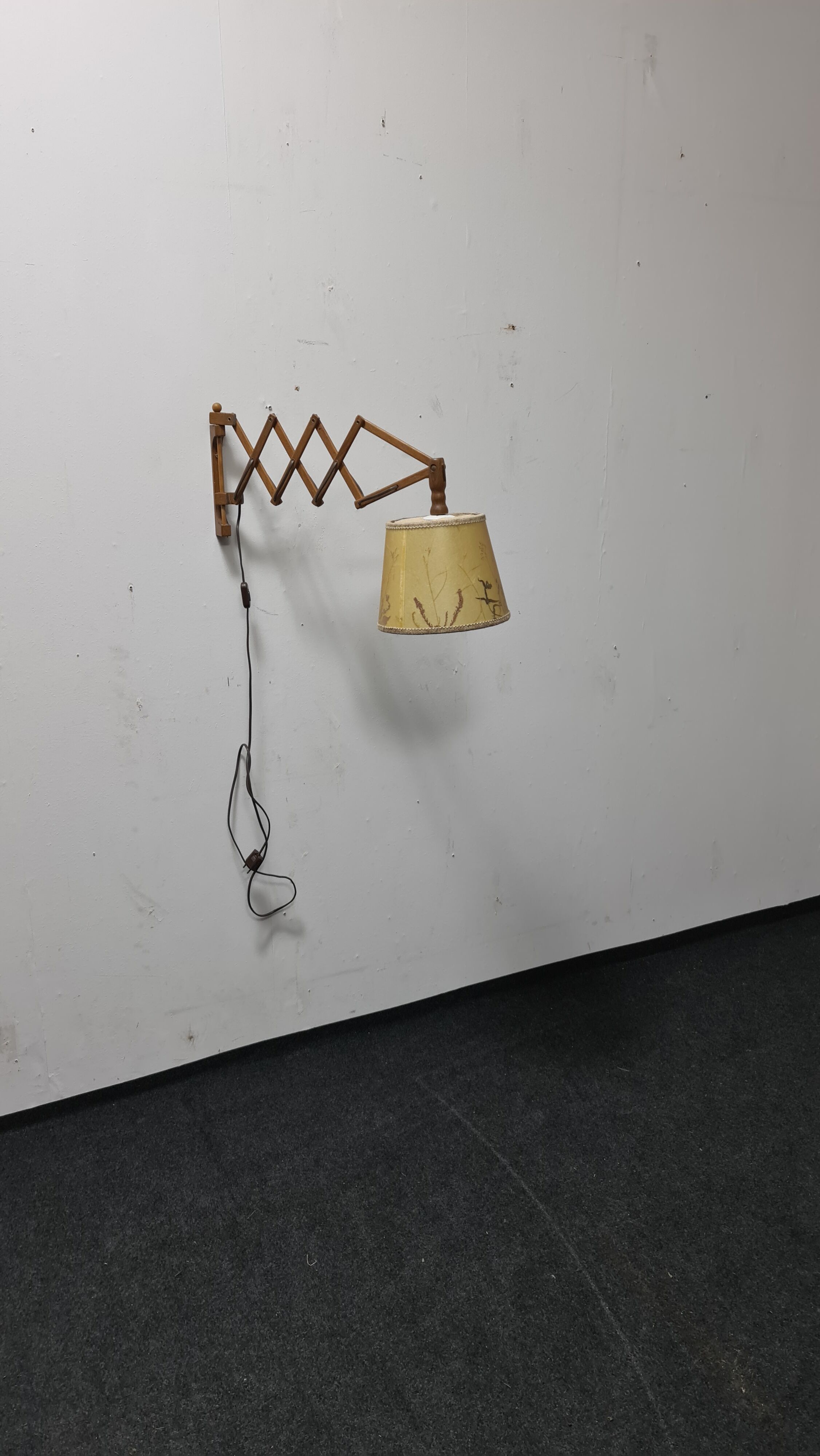 Vintage scissor lamp