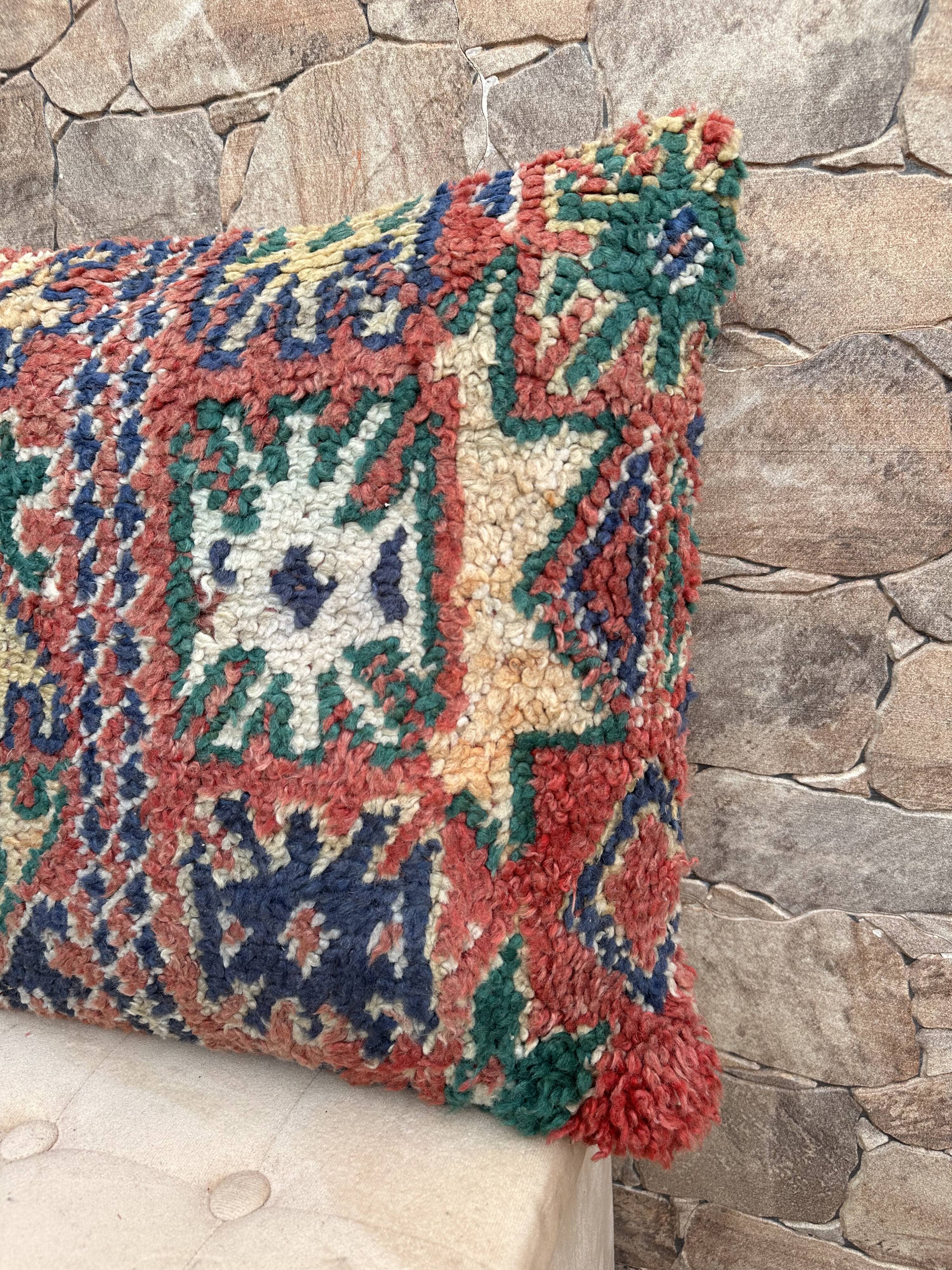 Vintage Berber cushion in purple wool handmade in Morocco