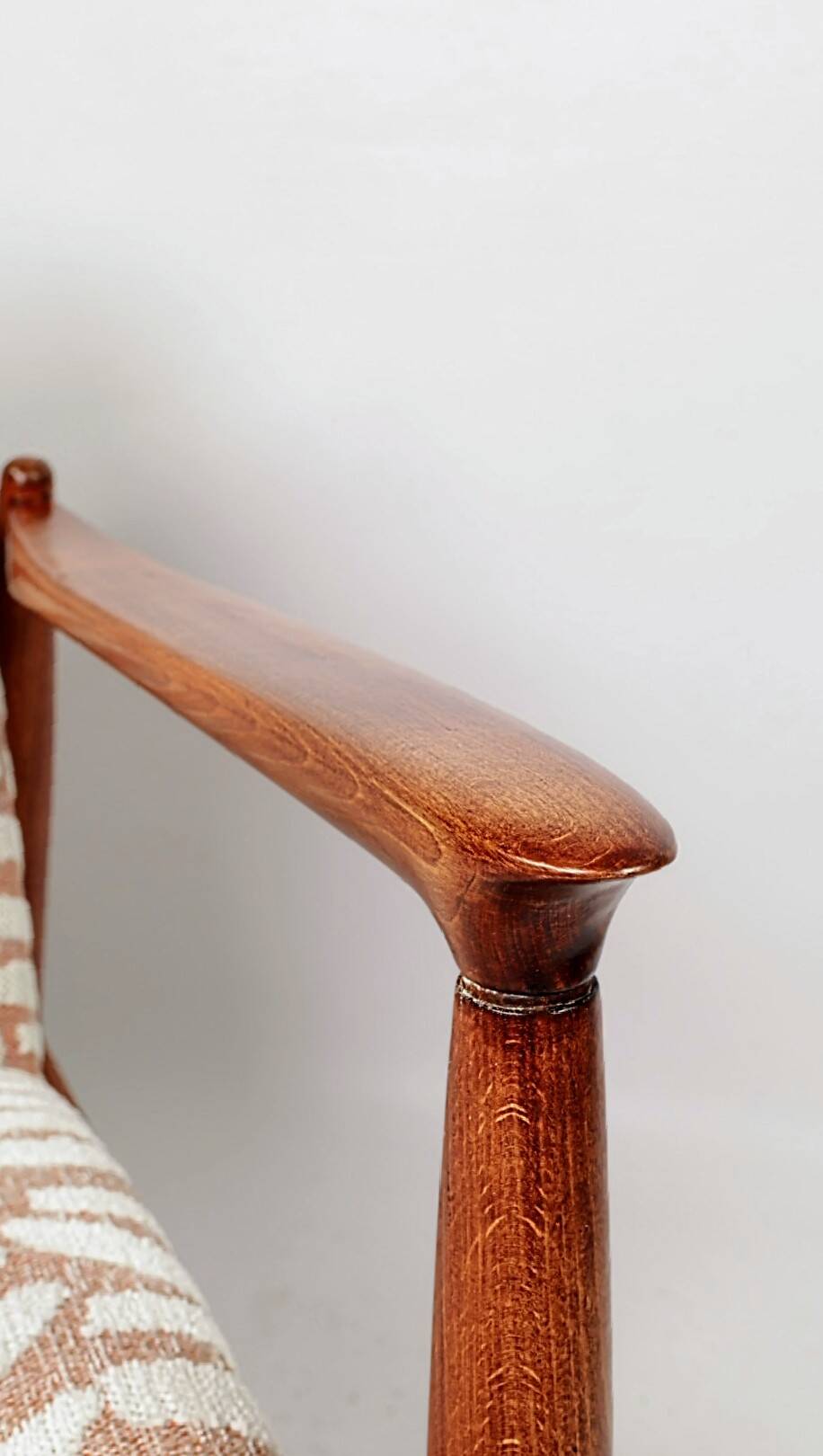 Fauteuil Jacquard Coral Vintage par Edmund Homa GFM 64, années 1960, Pologne Rénové MCM Design