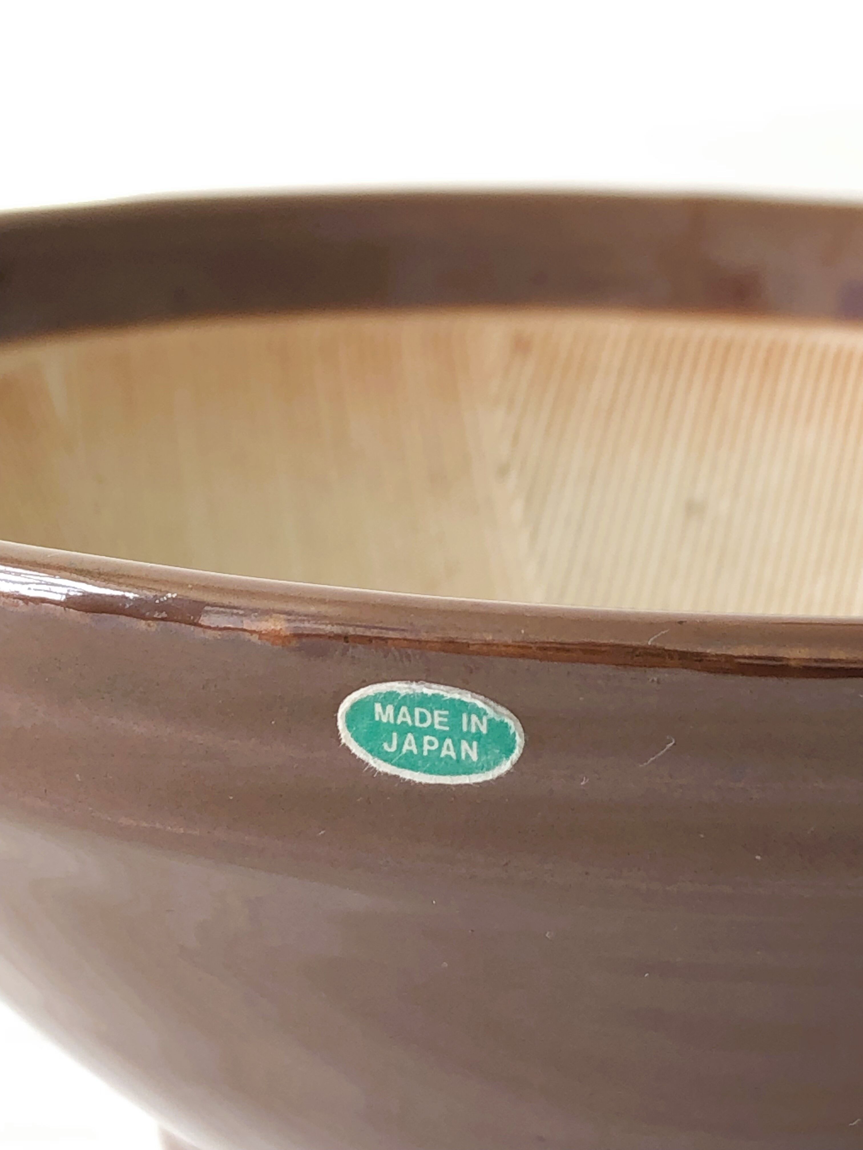 Atypical salad bowl made in Japan