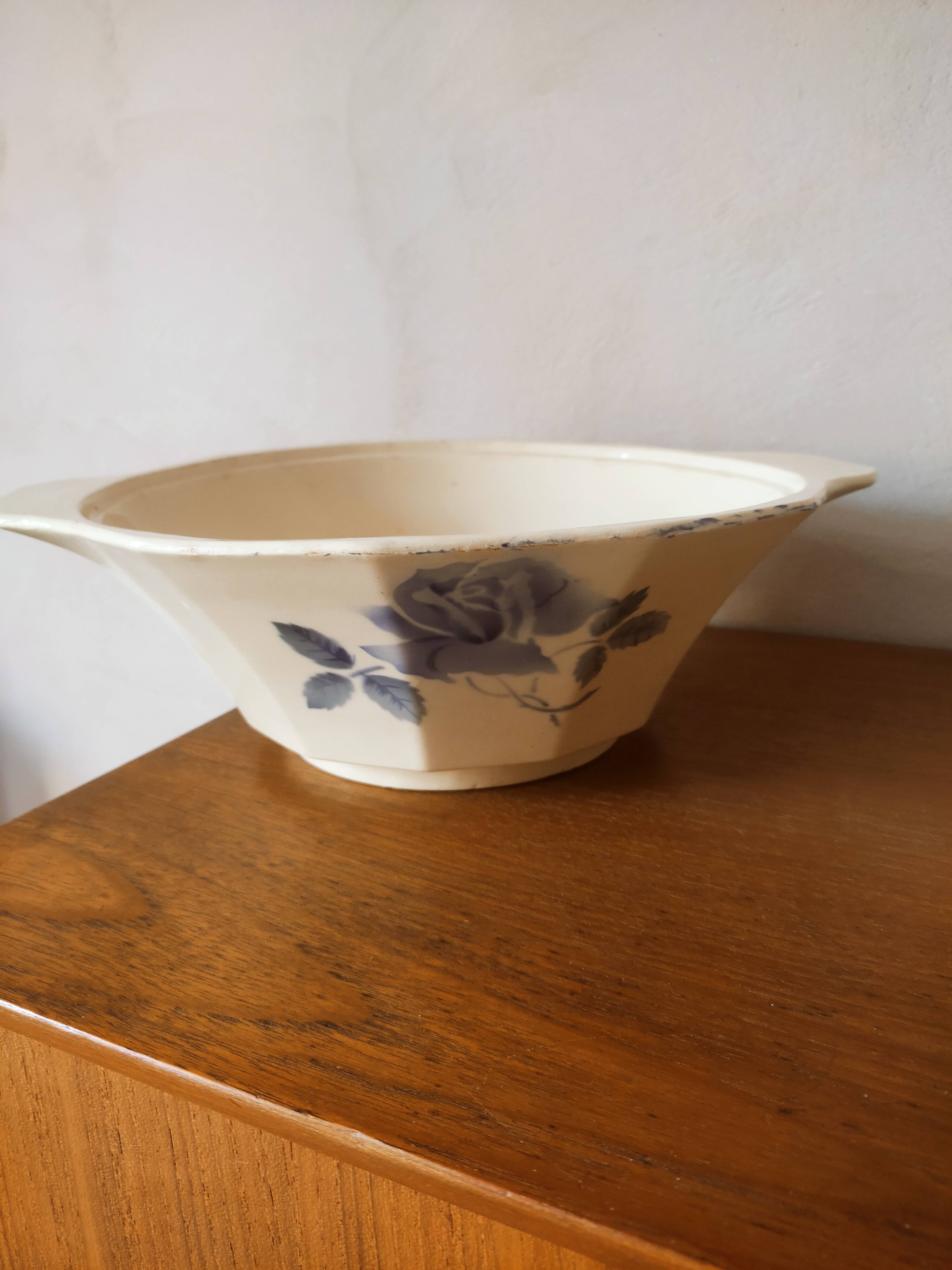 Salad bowl Digoin in faience